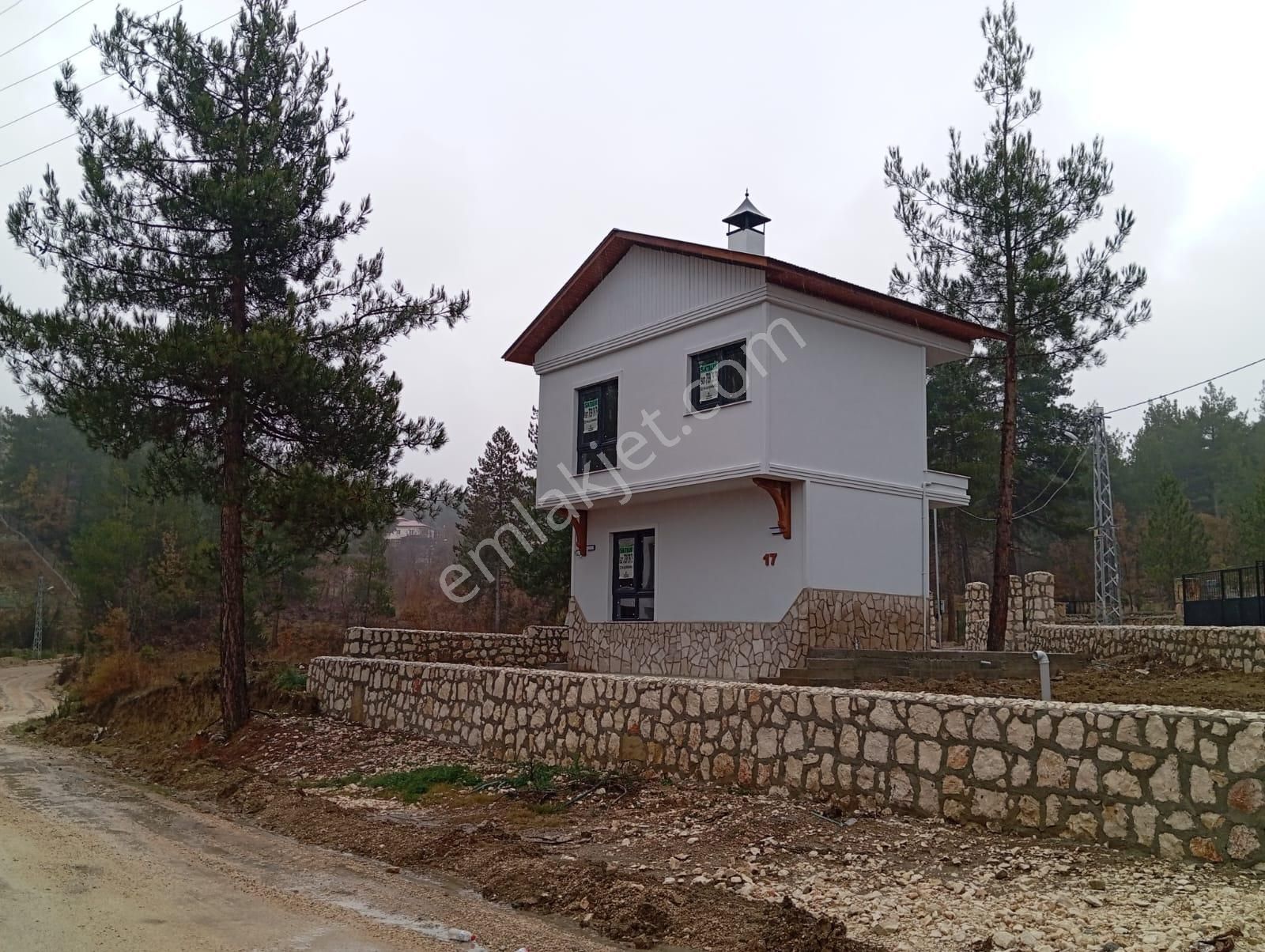 Çamlıyayla Cumayakası Satılık Villa 327m2 Arsa İçerisinde 2+1 Villa