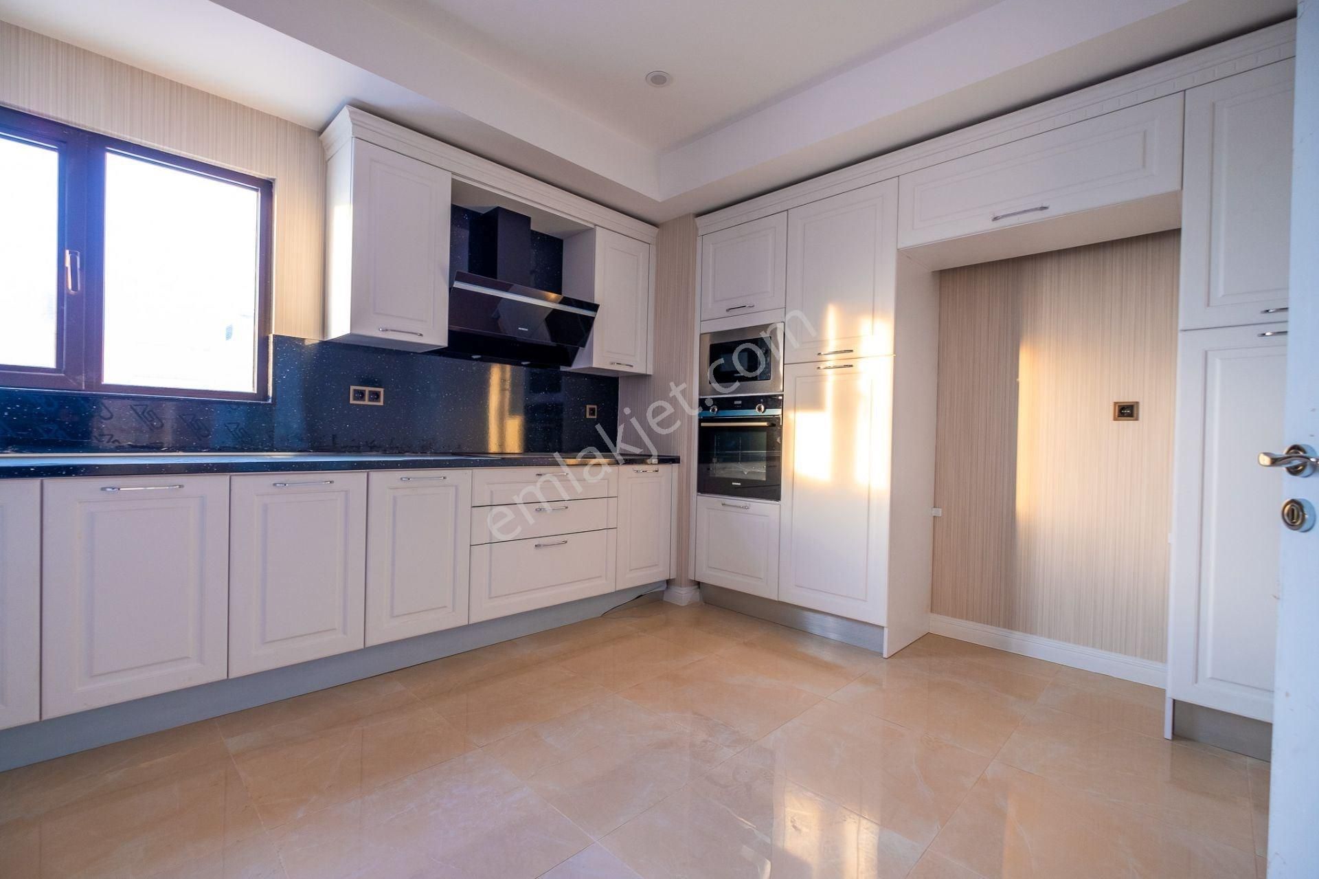 Kameroğlu Metrohome Muhteşem Manzaralı Dubleks 6+2 Rezidans - Görsel 11