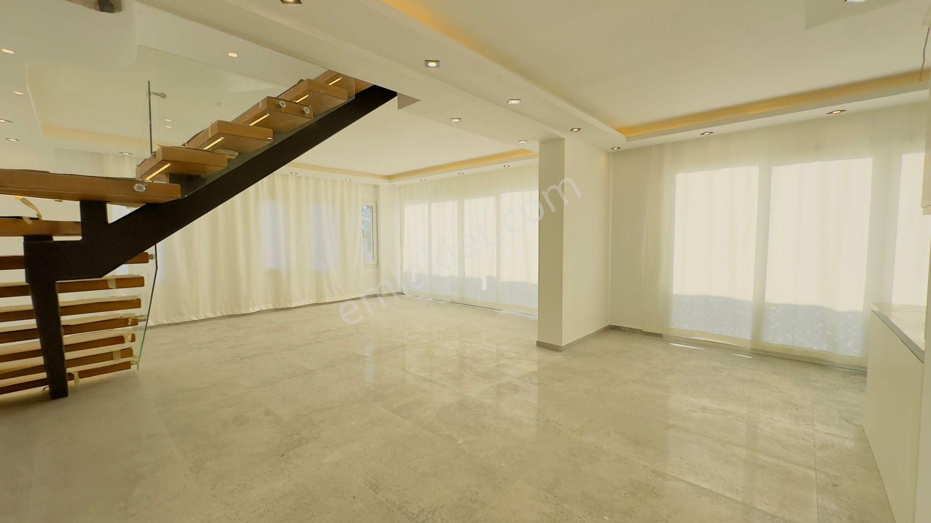 Full Manzaralı-özel Havuz/otopark-300 M2 Bahçe-yeni Yapım Lüx-tamamı Müstakil Villa - Görsel 24