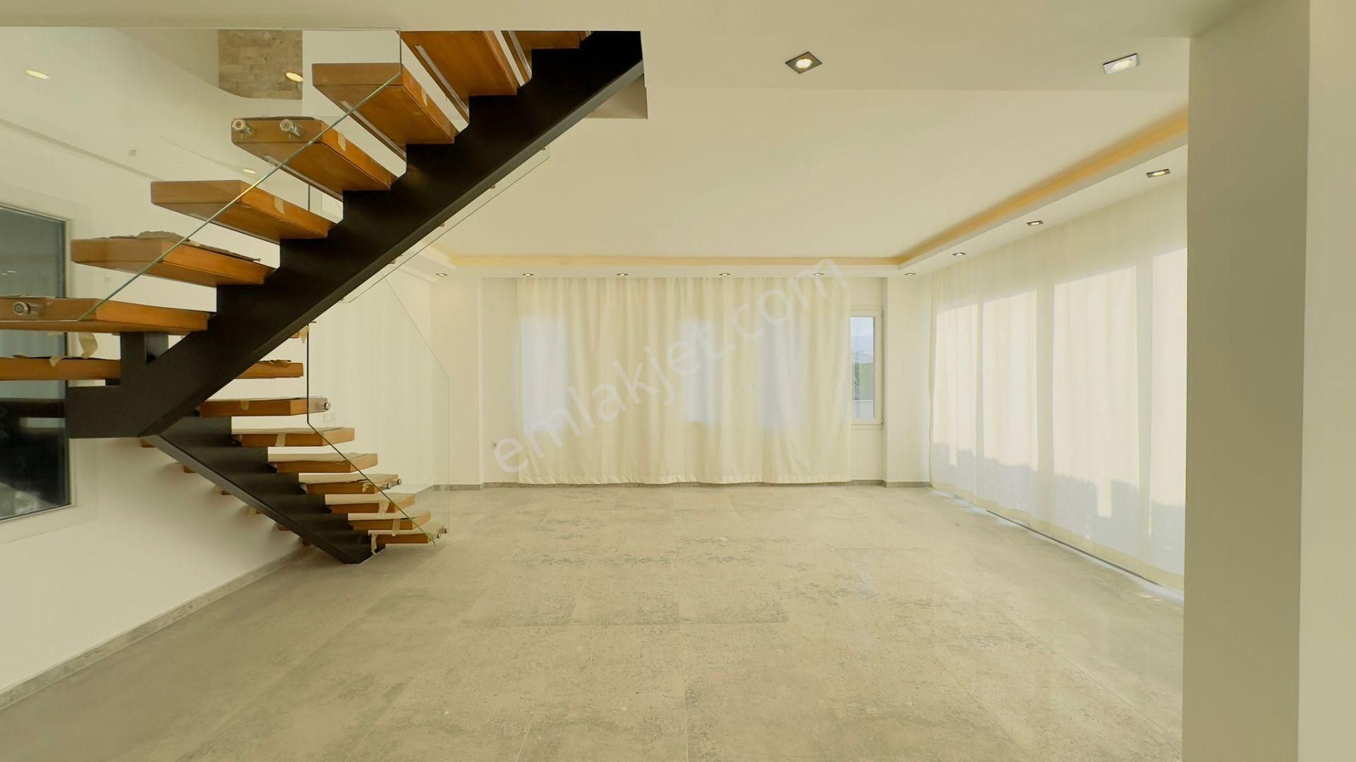 Full Manzaralı-özel Havuz/otopark-300 M2 Bahçe-yeni Yapım Lüx-tamamı Müstakil Villa - Görsel 19