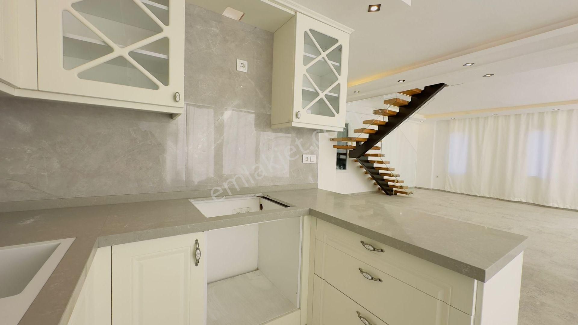 Full Manzaralı-özel Havuz/otopark-300 M2 Bahçe-yeni Yapım Lüx-tamamı Müstakil Villa - Görsel 20