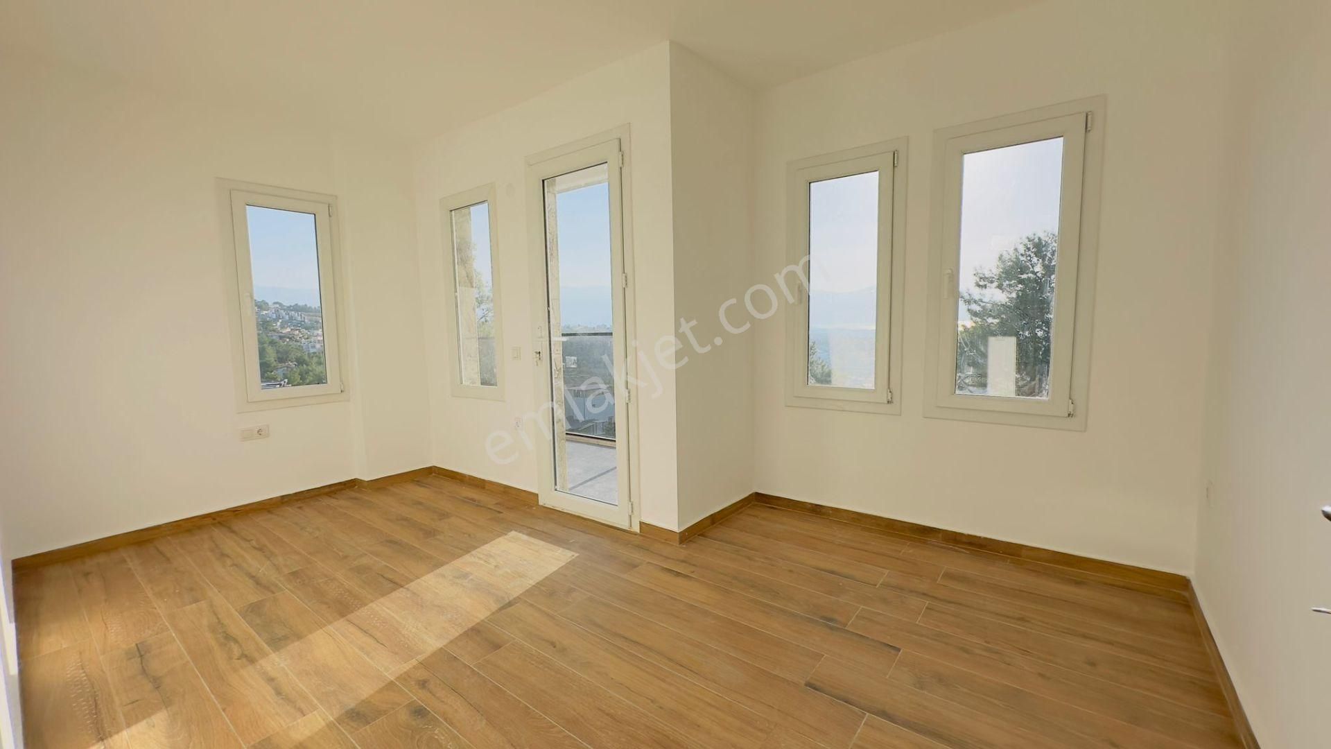 Full Manzaralı-özel Havuz/otopark-300 M2 Bahçe-yeni Yapım Lüx-tamamı Müstakil Villa - Görsel 28