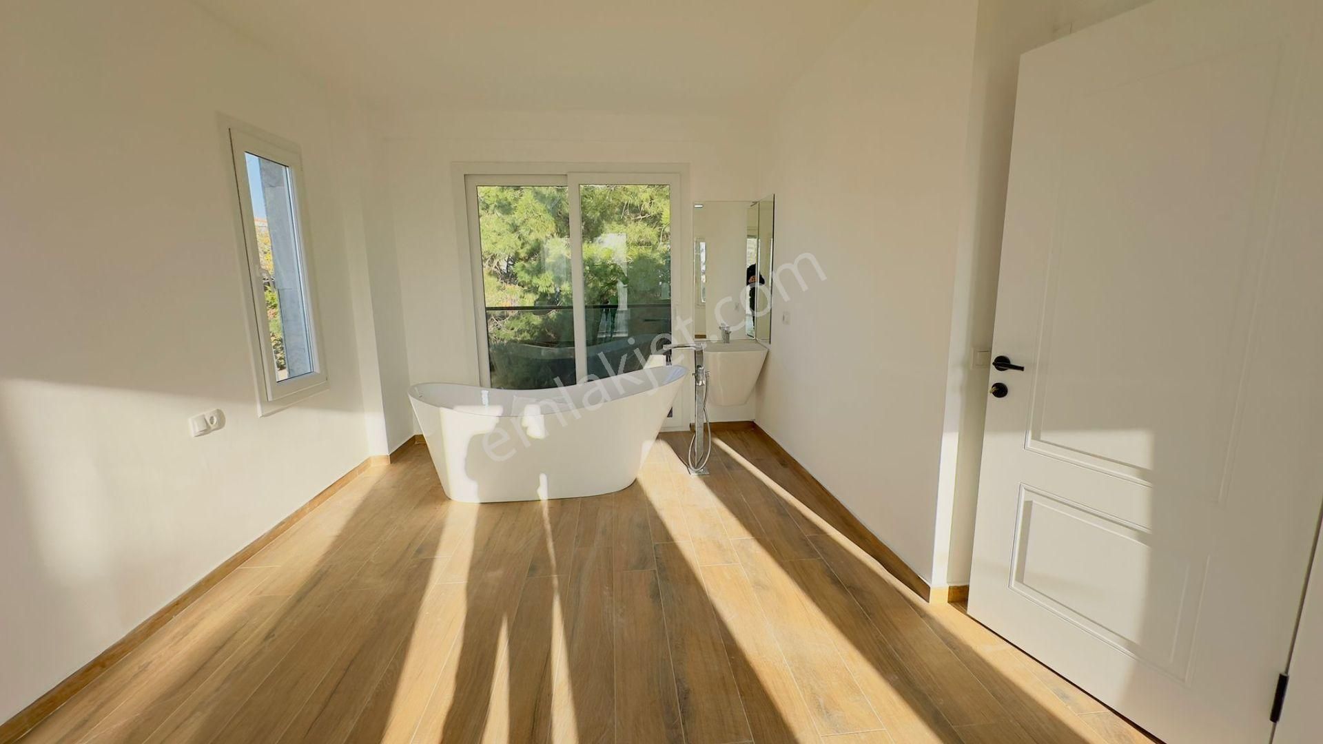 Full Manzaralı-özel Havuz/otopark-300 M2 Bahçe-yeni Yapım Lüx-tamamı Müstakil Villa - Görsel 34