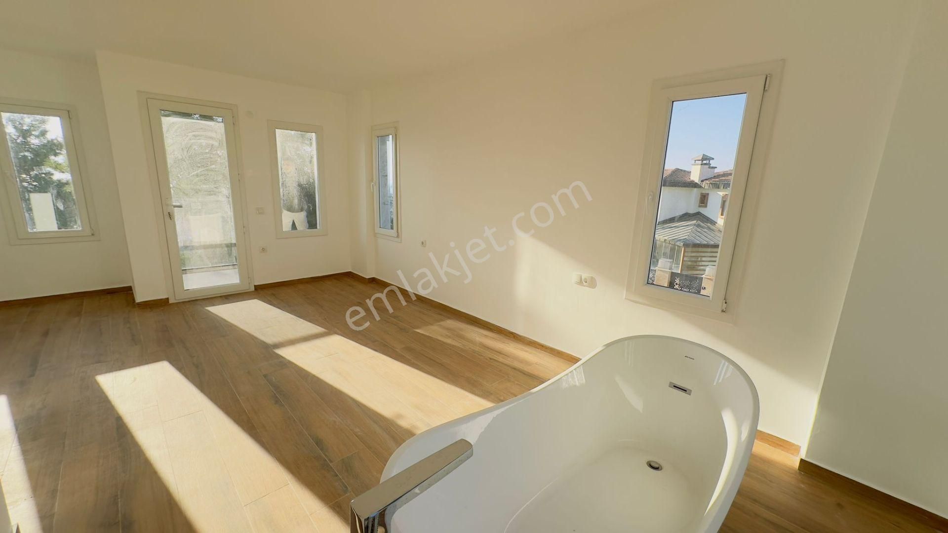 Full Manzaralı-özel Havuz/otopark-300 M2 Bahçe-yeni Yapım Lüx-tamamı Müstakil Villa - Görsel 33