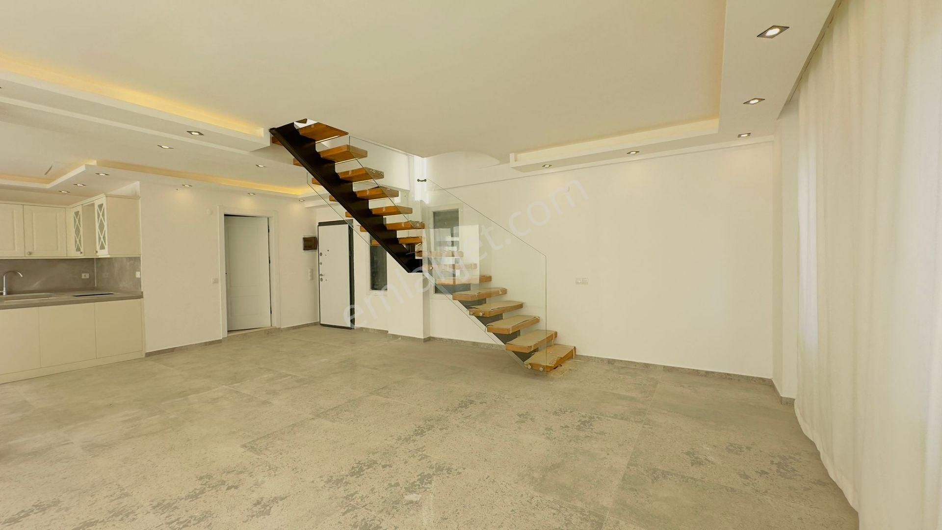 Full Manzaralı-özel Havuz/otopark-300 M2 Bahçe-yeni Yapım Lüx-tamamı Müstakil Villa - Görsel 22