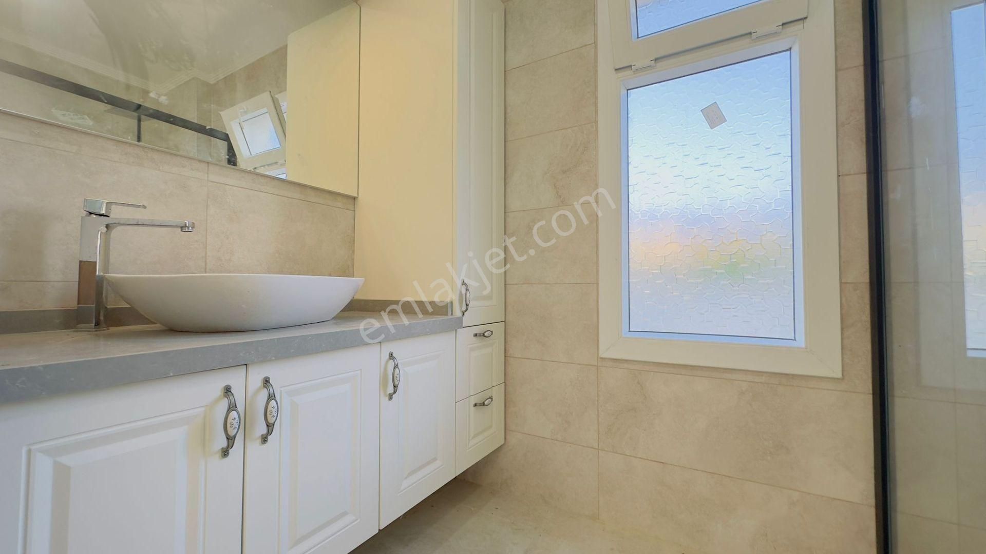 Full Manzaralı-özel Havuz/otopark-300 M2 Bahçe-yeni Yapım Lüx-tamamı Müstakil Villa - Görsel 12