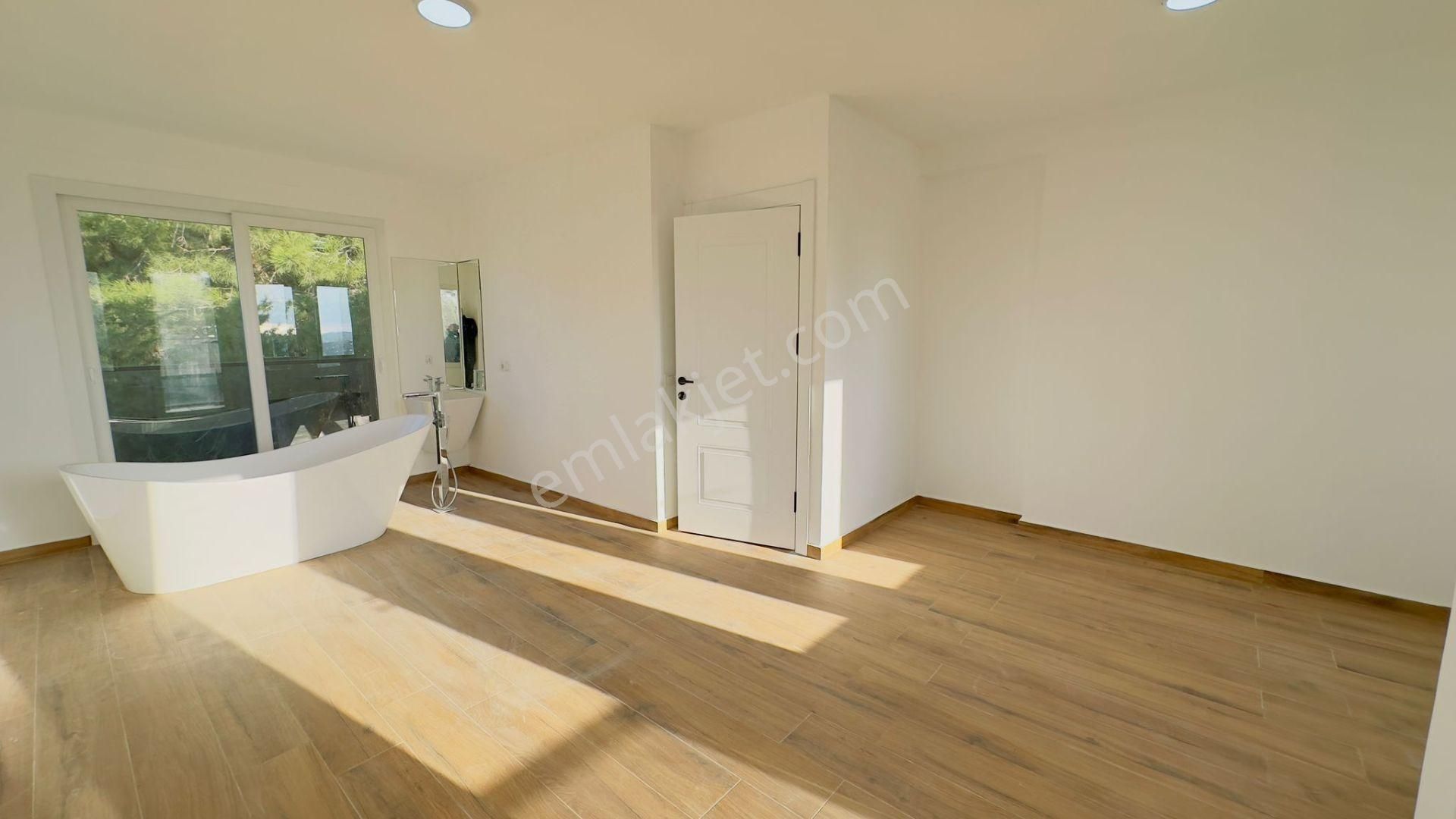 Full Manzaralı-özel Havuz/otopark-300 M2 Bahçe-yeni Yapım Lüx-tamamı Müstakil Villa - Görsel 31