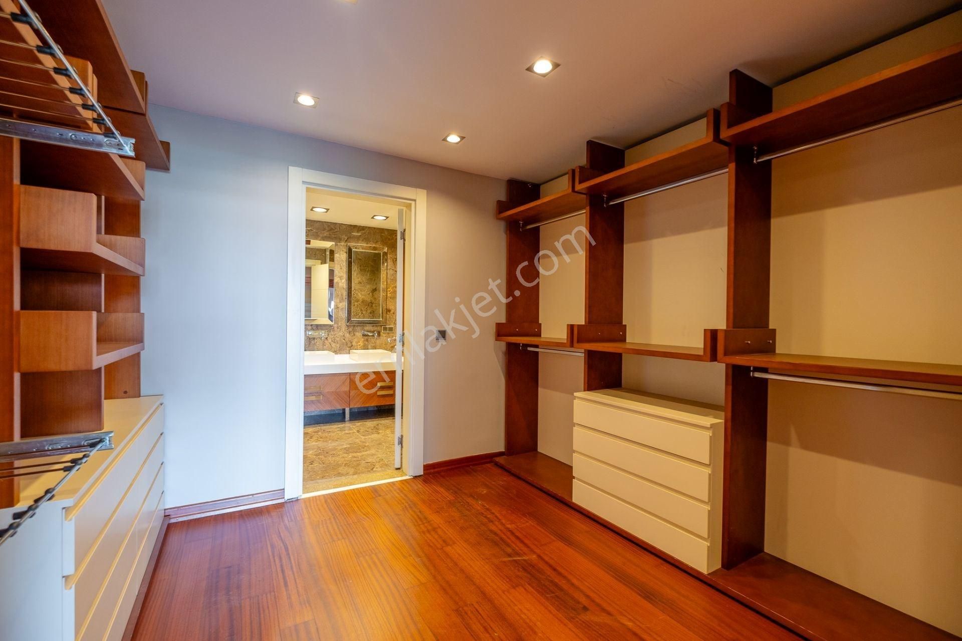 Florya'da Panoramik Deniz Manzaralı Satılık 6+2 Dubleks - Görsel 24