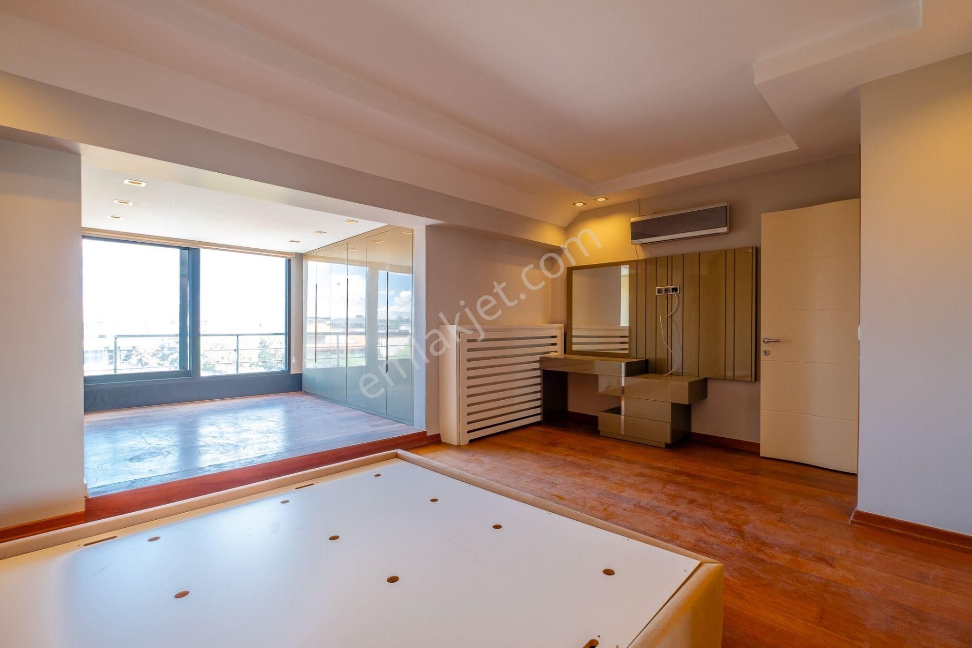 Florya'da Panoramik Deniz Manzaralı Satılık 6+2 Dubleks - Görsel 22