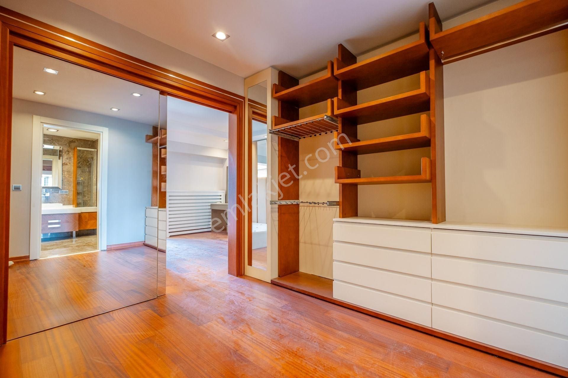 Florya'da Panoramik Deniz Manzaralı Satılık 6+2 Dubleks - Görsel 35