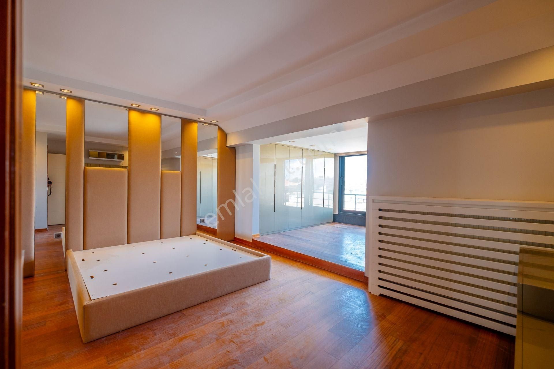 Florya'da Panoramik Deniz Manzaralı Satılık 6+2 Dubleks - Görsel 20