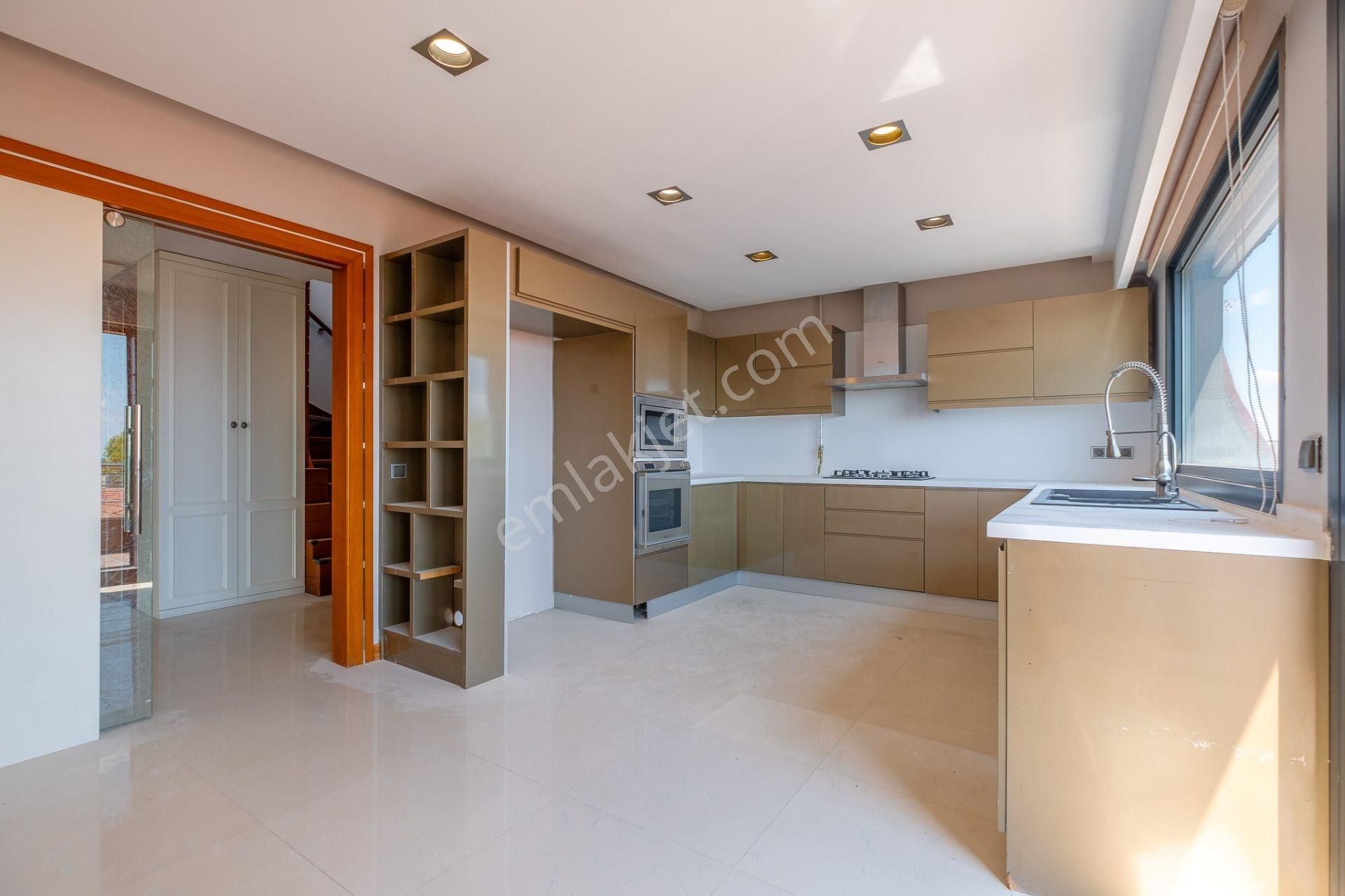 Florya'da Panoramik Deniz Manzaralı Satılık 6+2 Dubleks - Görsel 6