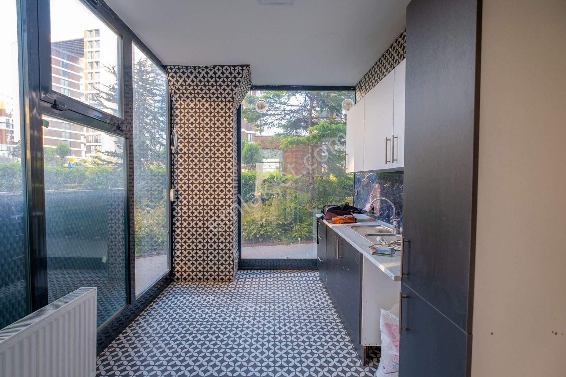 Blue Lake'de Satılık 280 M2 Çok Kullanım Amaçlı Ticari Ünite - Görsel 9