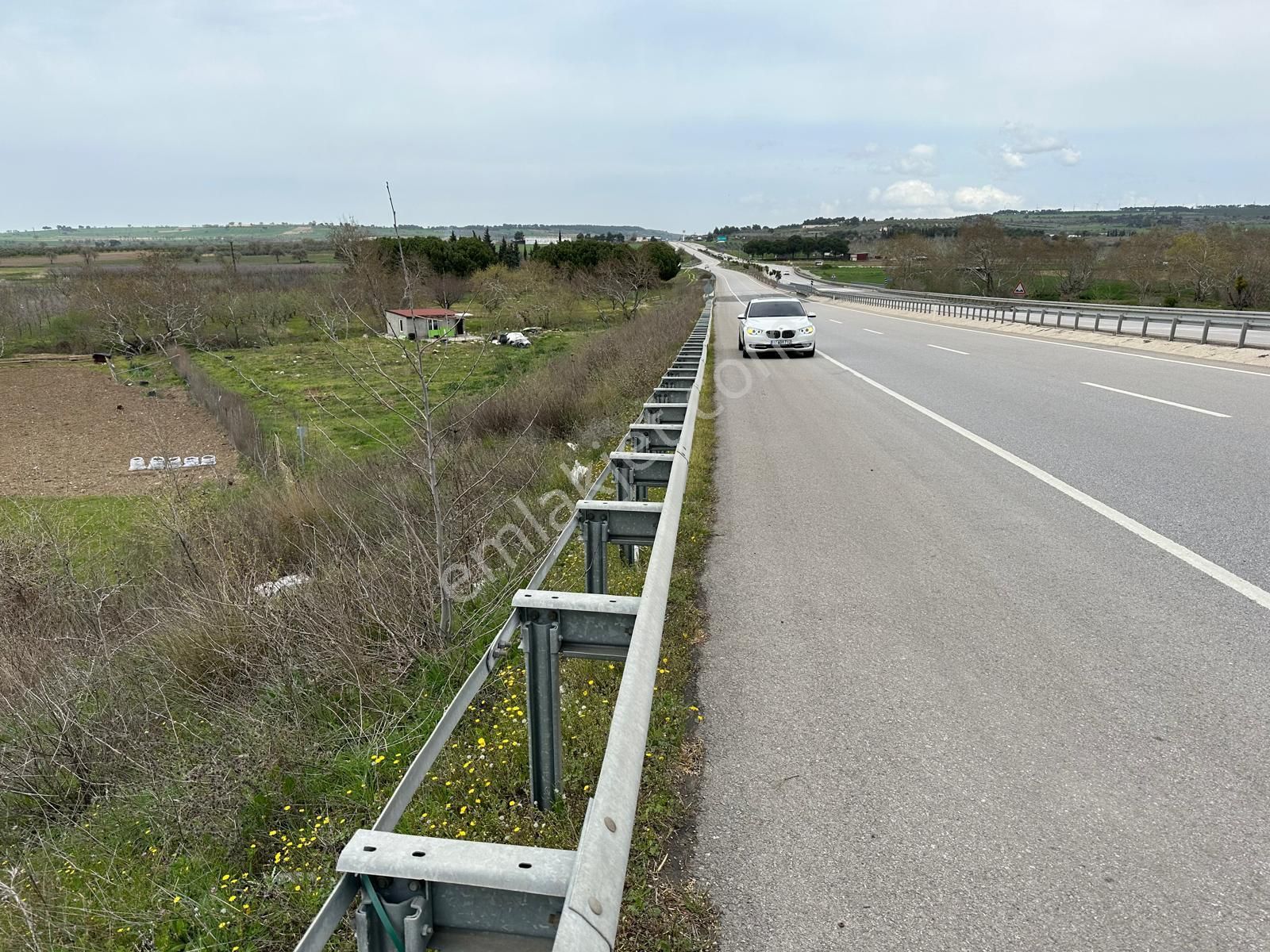 Çanakkale Merkez Gökçalı Köyü Yol Üzeri Fırsat Satılık Arazi - Görsel 3