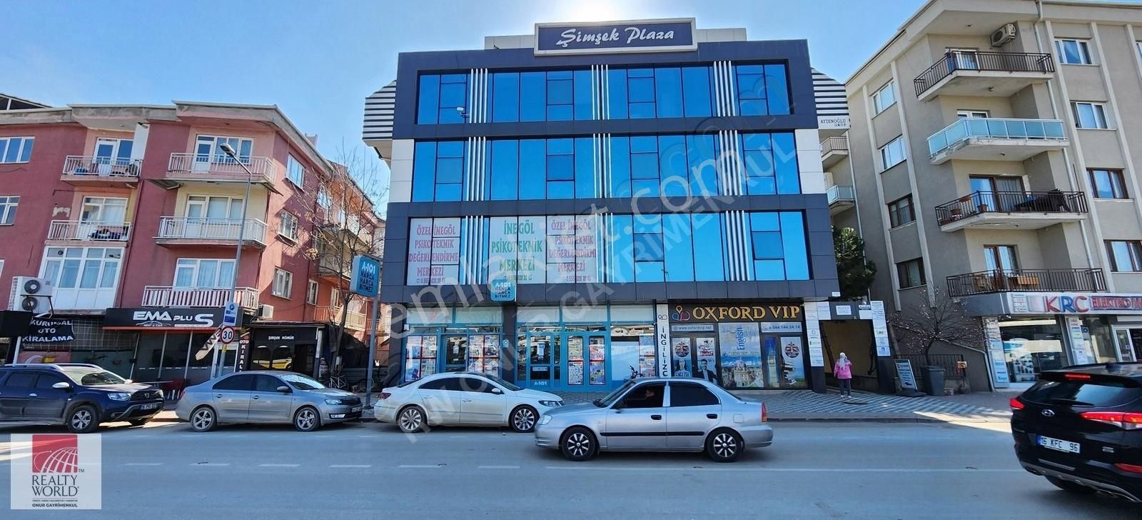 İnegöl Osmaniye Kiralık Ofis Burak Solmaz'dan Şimşek Plaza İş Merkezinde 70m2 İçi Yapılı Ofis