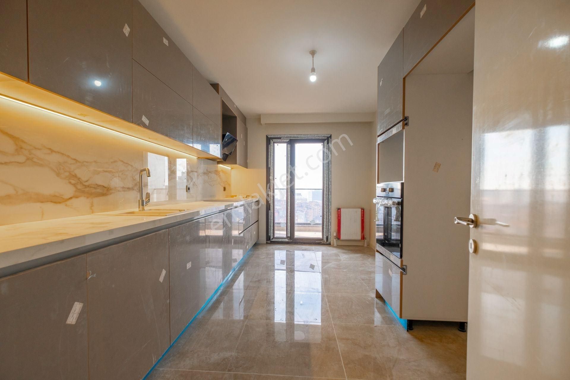 Mahmutbey’de Vadeli 3+1 Site İçerisinde Sıfır Daire