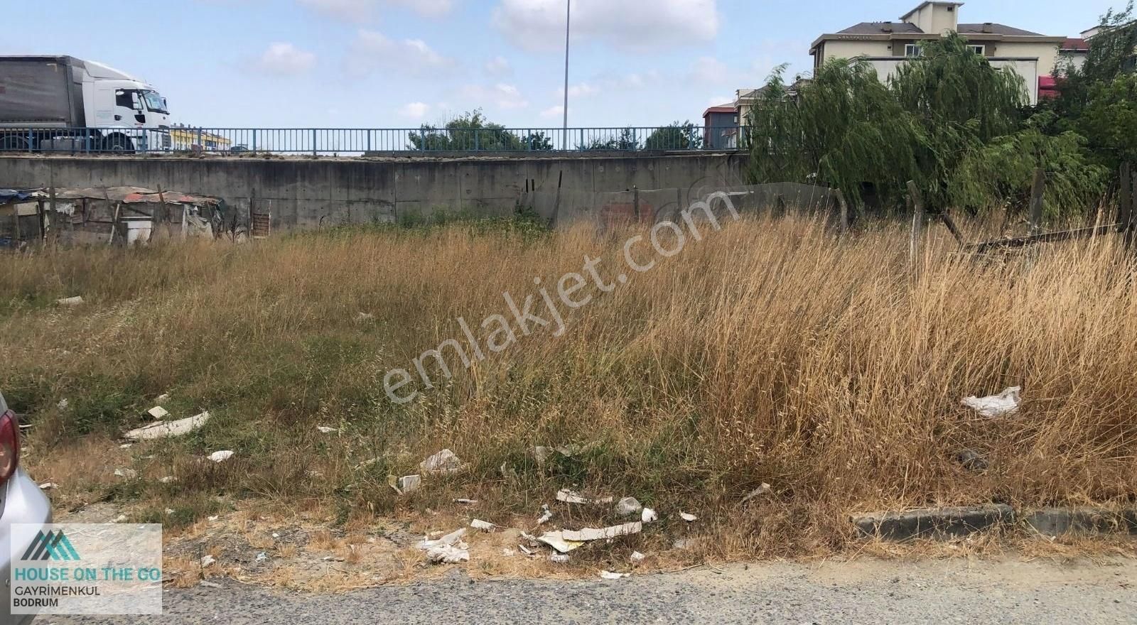 Arnavutköy Boyalık Satılık Tarla İnşaat Firmalarının Dikkatine Daire Takaslı 272 M2 Arsa