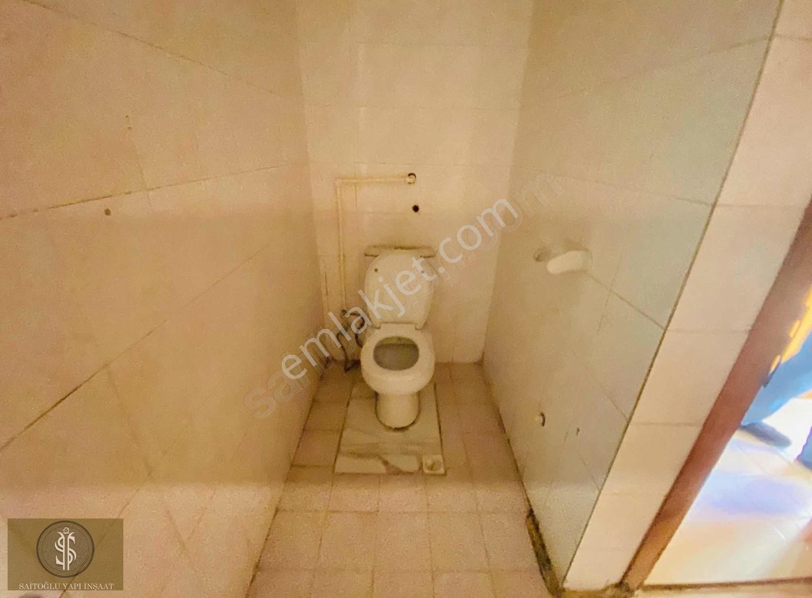 Küçükçekmece Mehmet Akif Kiralık Daire Mehmetakif Mah. Kiralık4. Kat Kombili Balkonlu Boyalı Daire