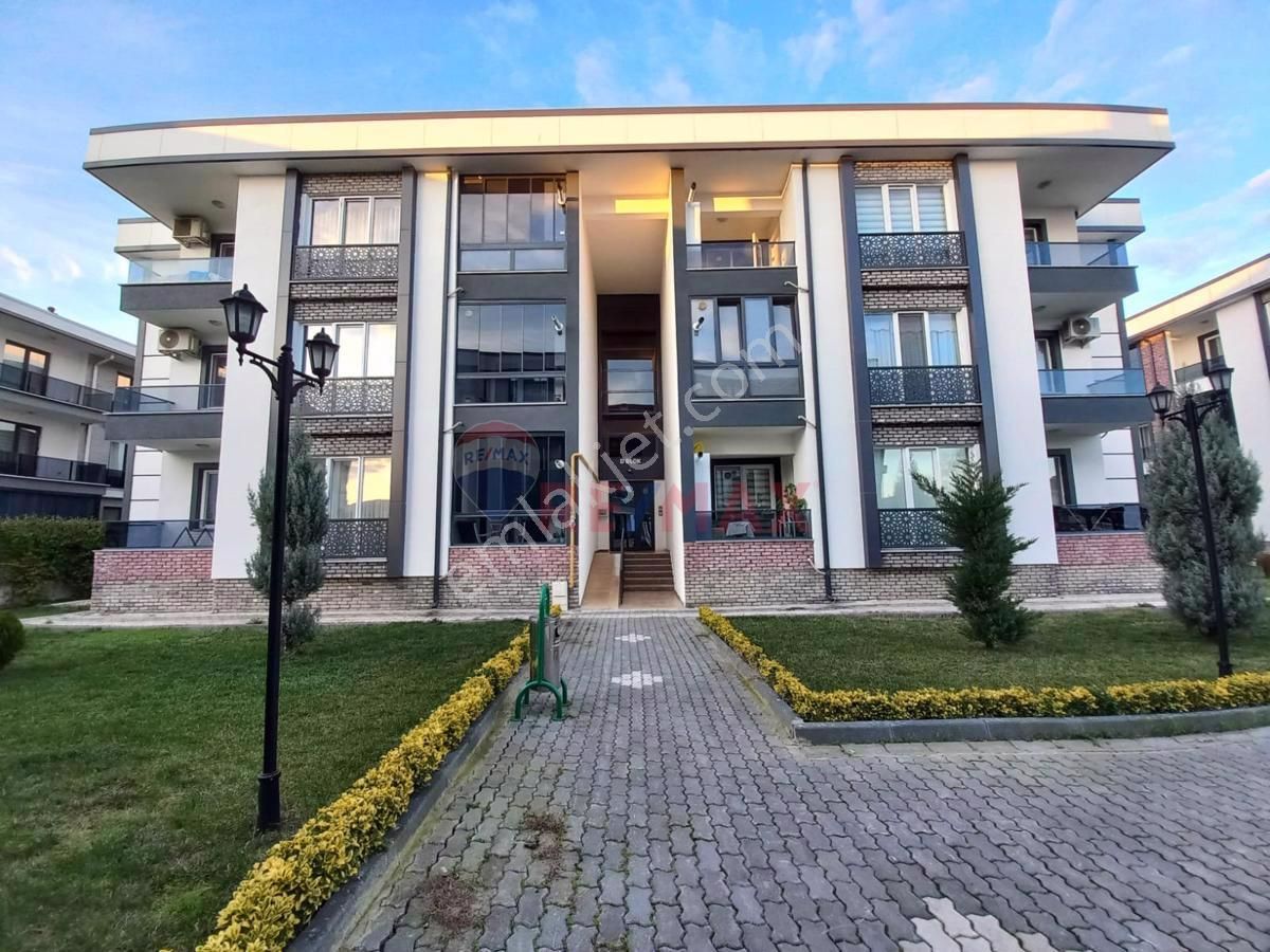 Serdivan Yazlık Satılık Daire Remaxmavi-yazlıkyeşilyurtvegasitesi Lüksebeveynbanyo+asansör3+1