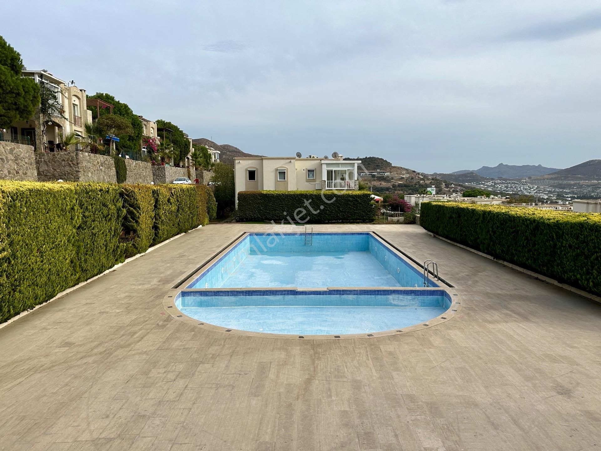 Gümüşlük'te Havuzlu Güvenlikli Sitede Manzaralı Ferah Daire - Görsel 5