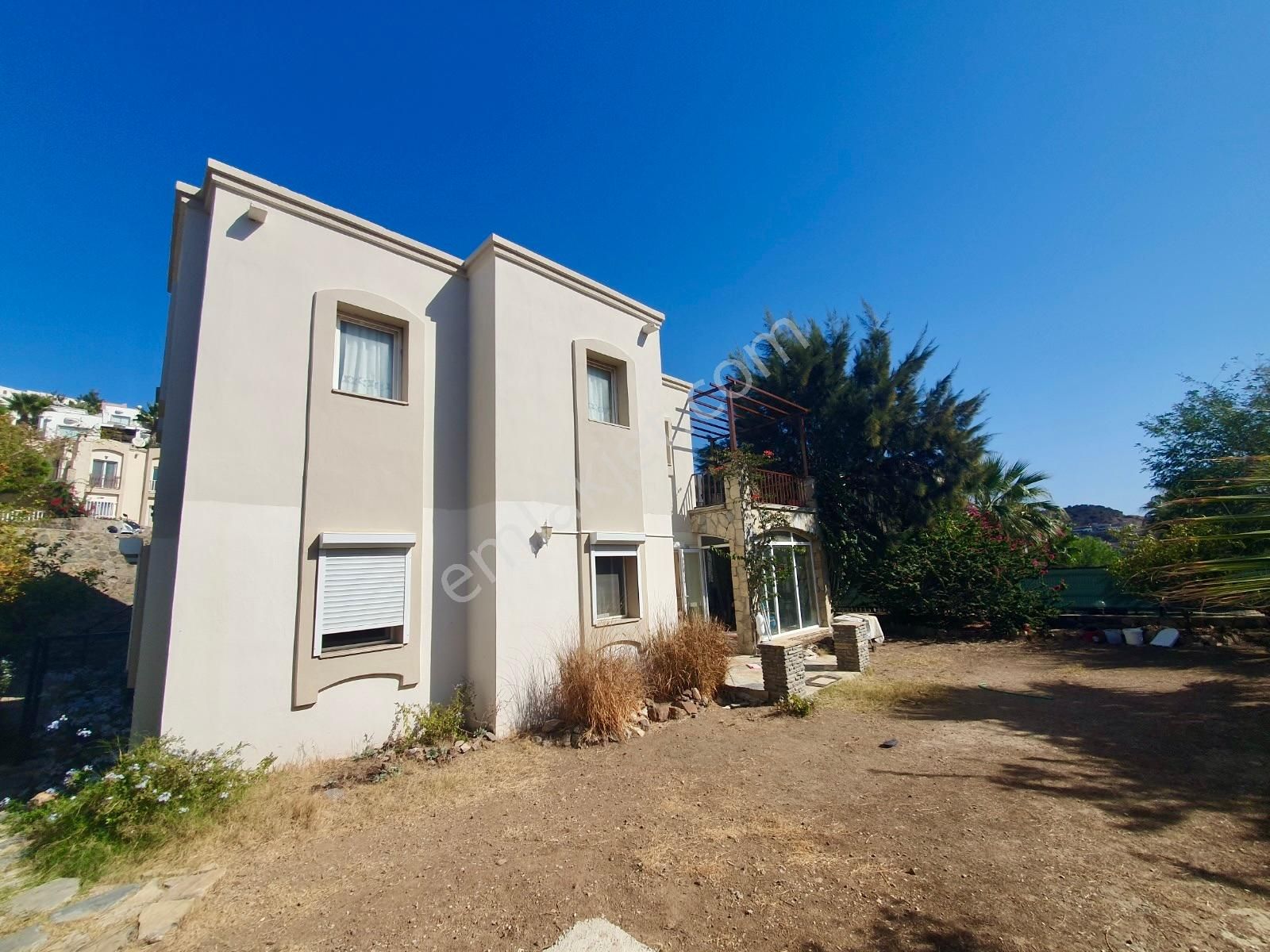 Gümüşlük'te Havuzlu Güvenlikli Sitede Manzaralı Ferah Daire - Görsel 2