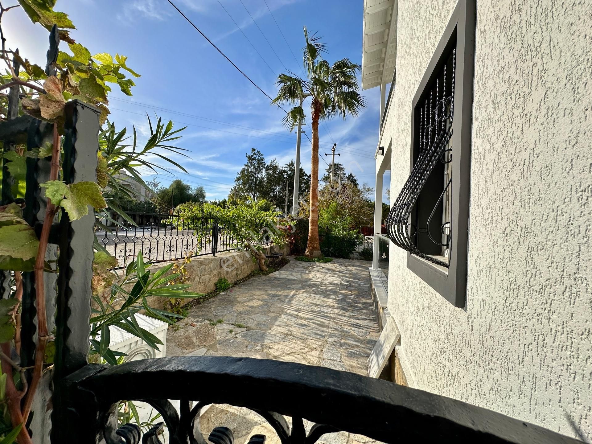 Turgutreis Bahçelievler'de Denize Çok Yakın 3+1 Villa - Görsel 5