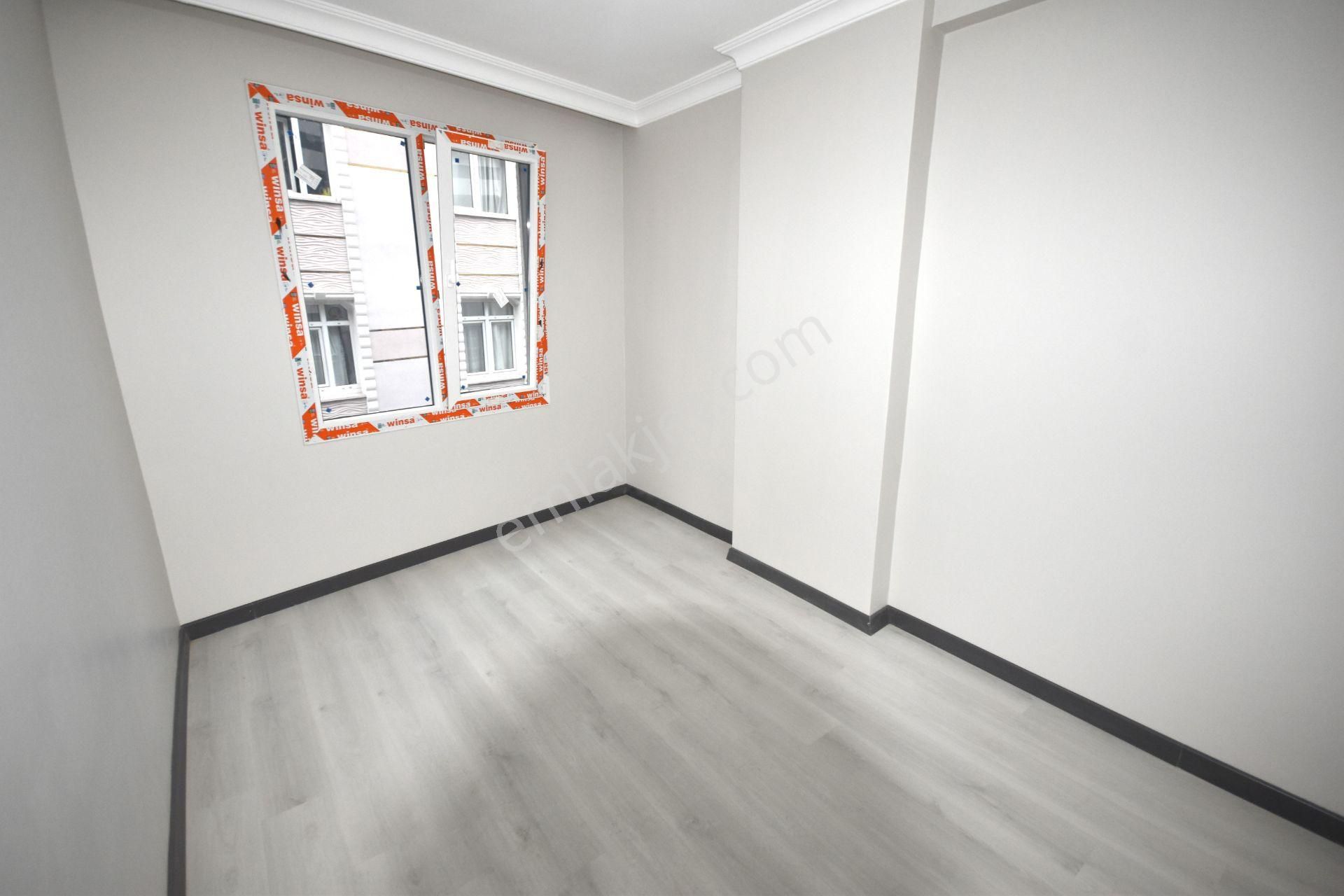 Küçükçekmece Yeşilova Satılık Daire Nest Emlak'tan Yeşilova Mh 2+1 80m2 Asansörlü Otoparklı Arakat..