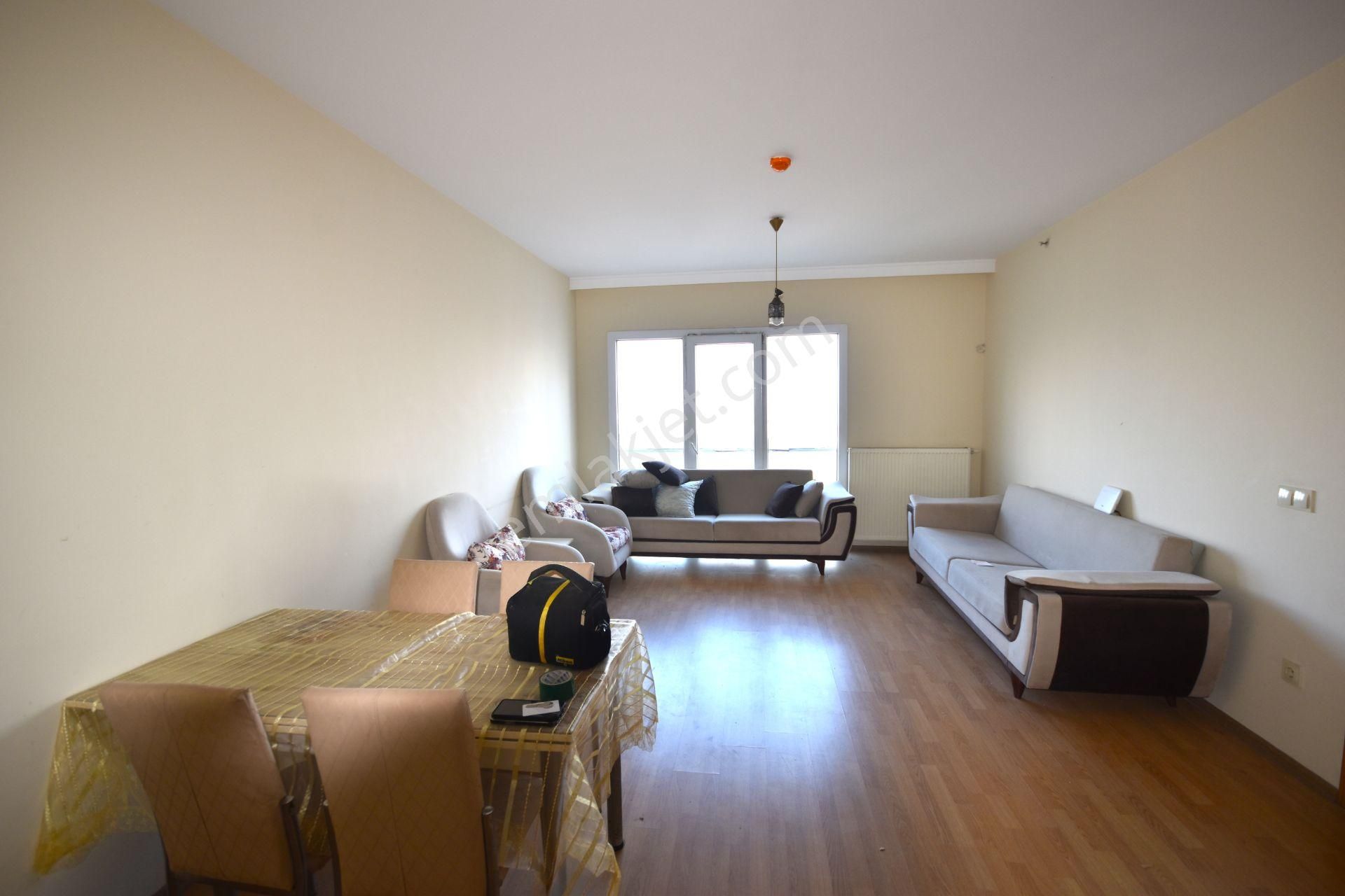 Esenyurt Gökevler Kiralık Daire Nest Emlak'tan Kristalşehir Metrobüs Yanı 2+1 100m2 24.kat Daire