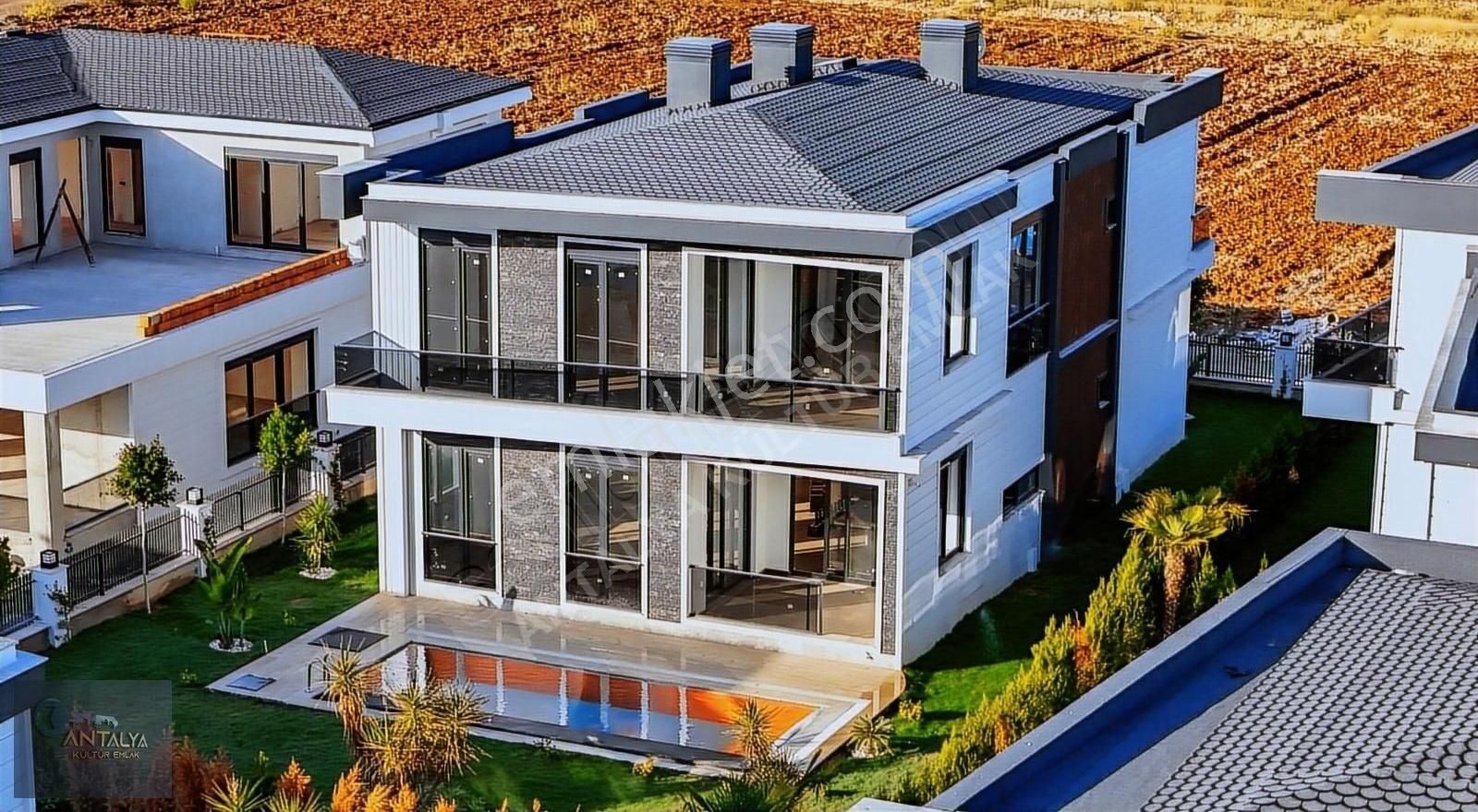 Döşemealtı Düzlerçamı Satılık Villa Antalya Döşemealtı Düzlerçamı 4+1 Havuzlu Ultralüx Satılık Villa