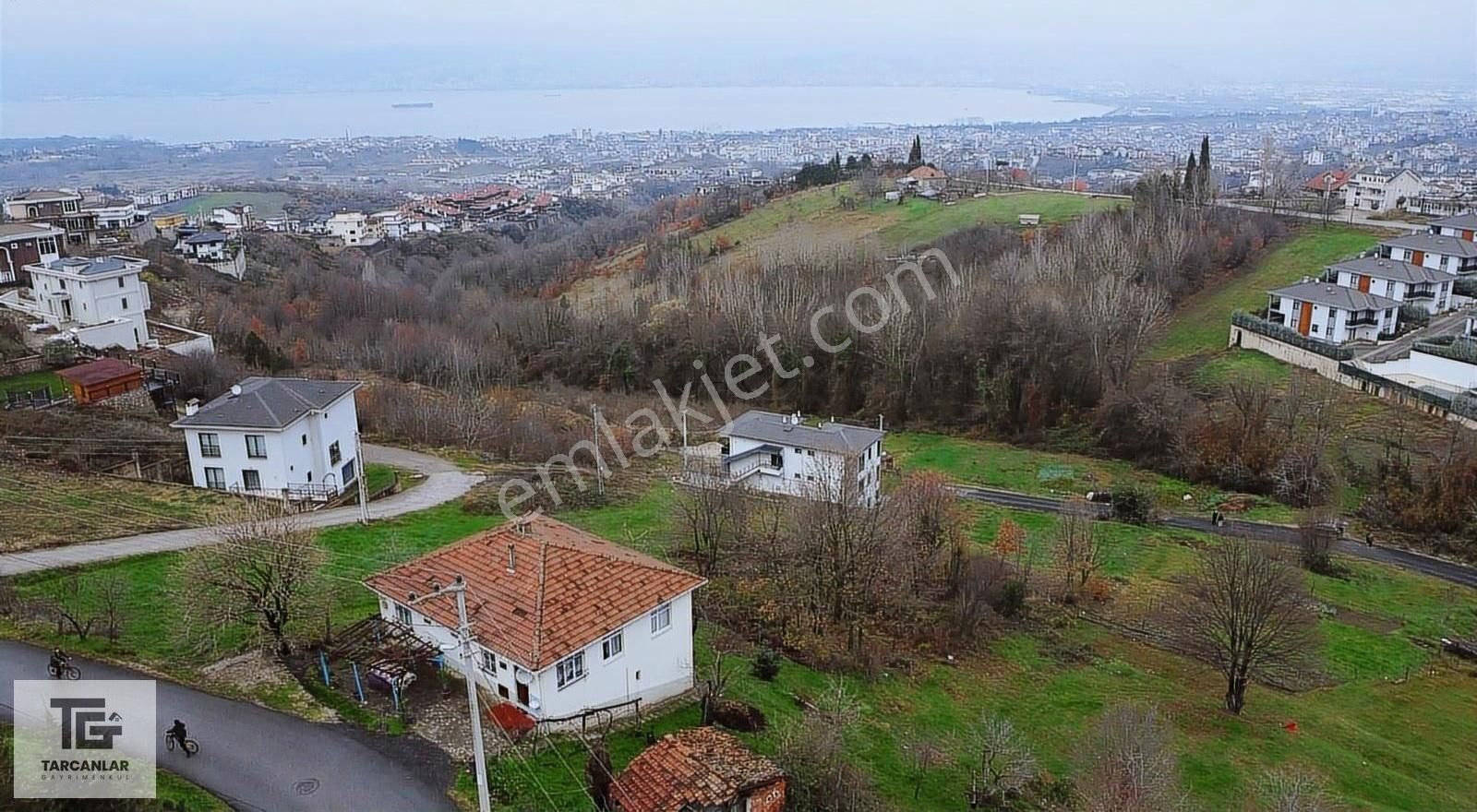 Başiskele Yeşilkent Satılık Villa İmarlı Tarcanlardan Başiskele Yeşilkent'te Deniz Manzaralı Satılık Arsa