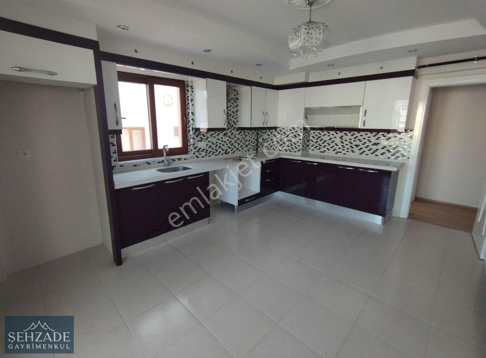 Merkezefendi Selçuk Bey Kiralık Daire Şehzade Gayrimenkul'den Selçukbey Mahallesinde 4+1 Kiralık Daire