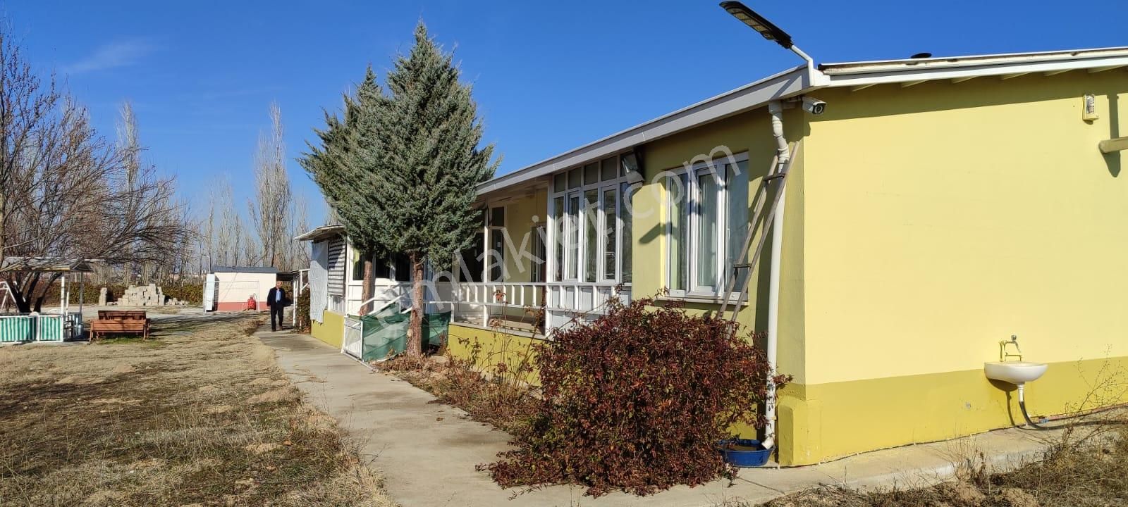 Yüksel Emlaktan Satılık 12.342 Metre Kare Bahçe İçinde 2 Adet Ev - Görsel 7