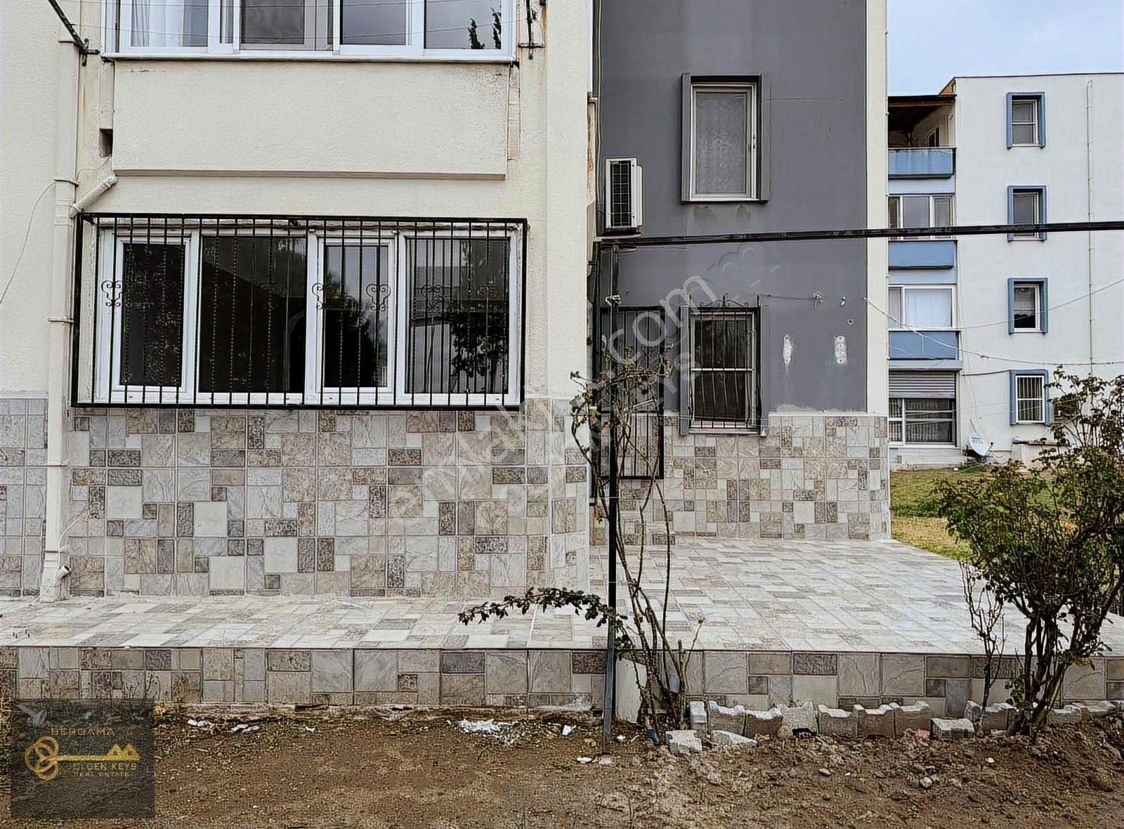 Bergama Bahçelievler Satılık Daire Bergama Bayatlı Sitesinde Satılık 3+1 Daire