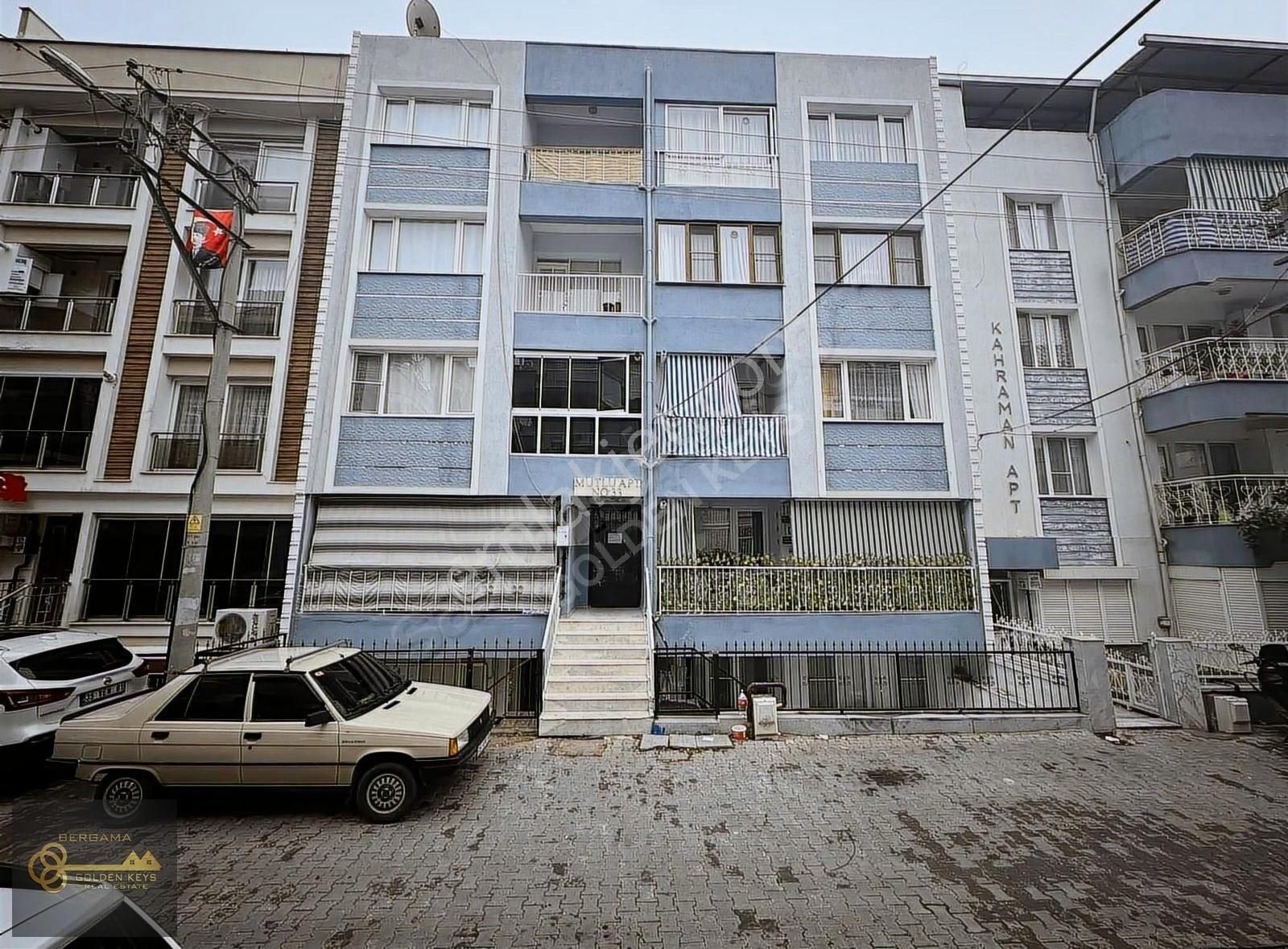 Bergama Bahçelievler Satılık Daire Bahçelievler Mahallesinde Satılık Uygun Fiyatlı Geniş 3+1 Daire