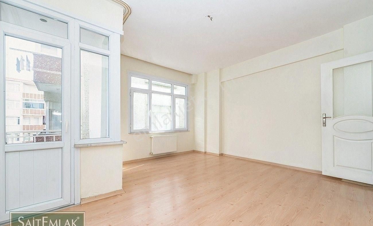 Bahçelievler Siyavuşpaşa Satılık Daire 2+1 Kombili Masrafsız 4.kat 90 M2 Ferah Boş Daire