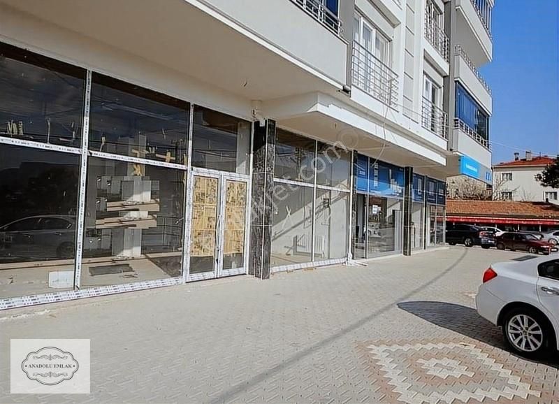 Nallıhan Çayırhan Kiralık Dükkan & Mağaza Anadolu'dan Çayırhanda Köşe Başında 330 Metre Kullanımlı Kiralık