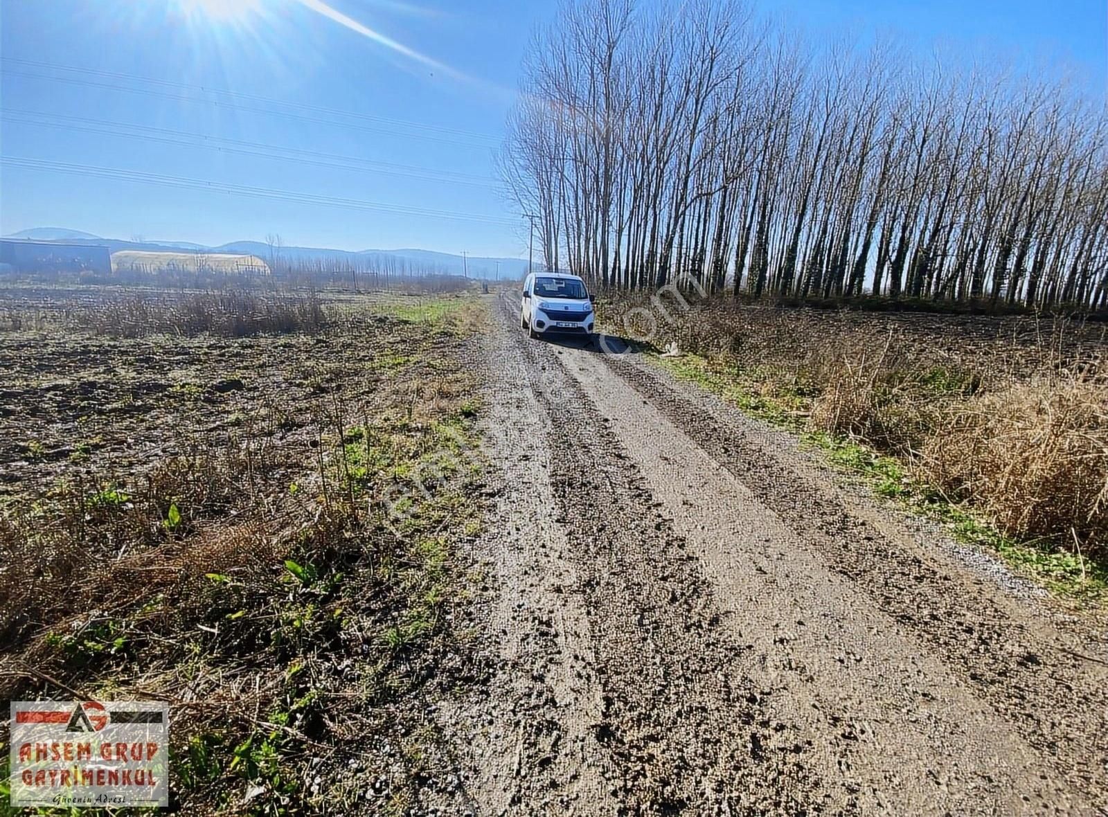 Adapazarı Harmantepe Satılık Tarla Harmantepede Yol Kenarı 2 Parça Satılık 6 Dönüm Arazi