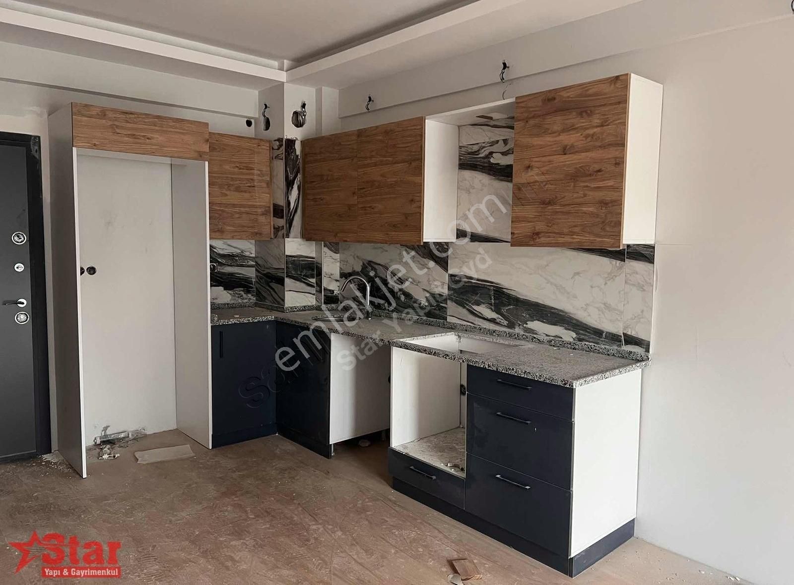 Atakum İstiklal Satılık Daire Star Yapı&gayrimenkul Cadde Cepheli Fırsat Fiyatlı 1+1 Daire