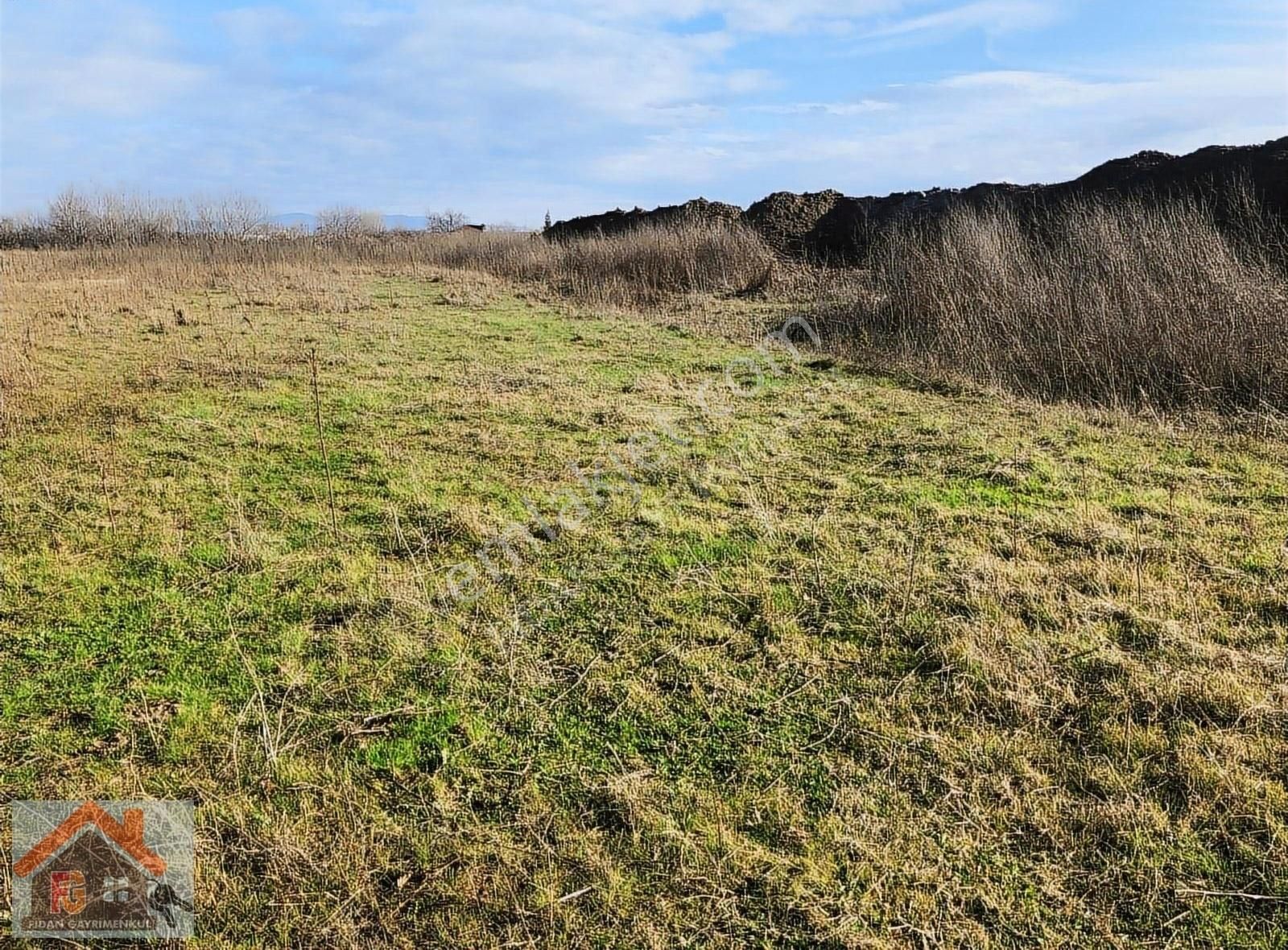 Altınova Çavuşçiftliği Köyü (Tersaneler Bölgesi) Satılık Ticari İmarlı Yalova Çavuşçiftliği Satılık 575 M2 Ticari İmarlı Arsa