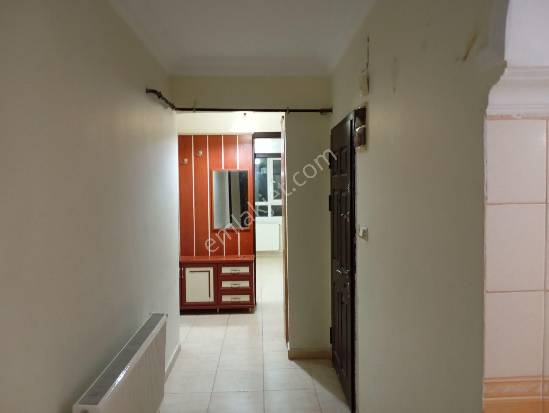 Sahibinden 4+1 180 M2 Elektirik Suyu Mevcut Doğalgazlı Daire