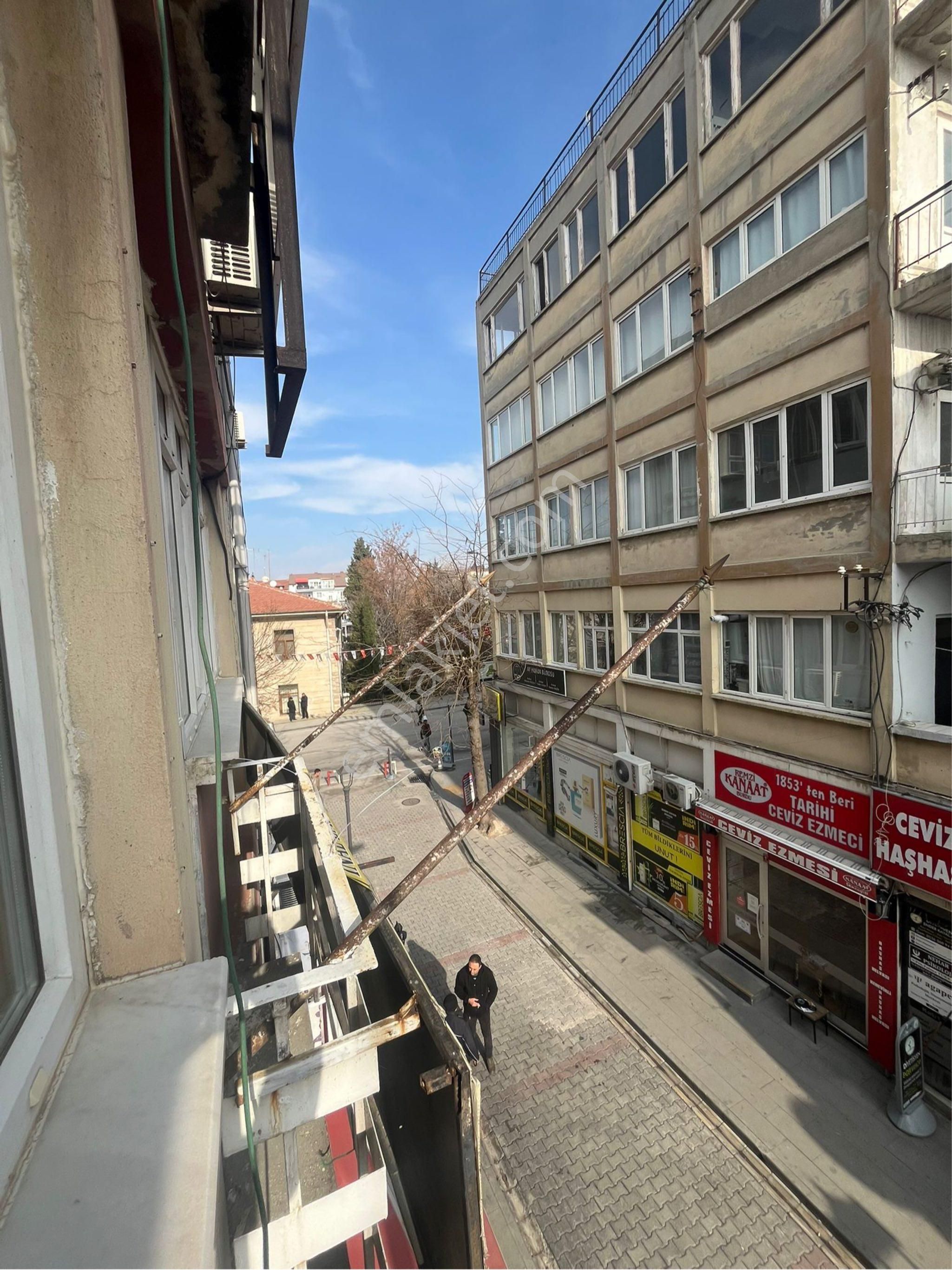 Burdur Merkez Emek Satılık Daire İnal Emlaktan Merkezde Satılık 2+1 110 M2 Daire