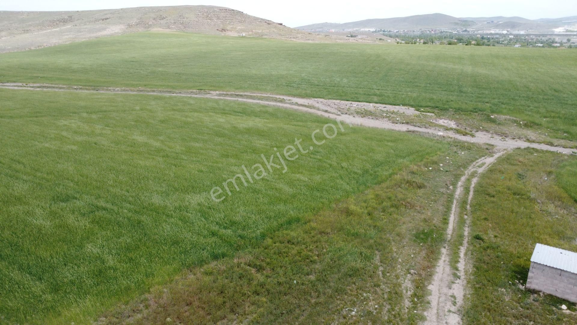 Niğde Merkez Efendibey Satılık Konut İmarlı E.gökal Amas Bölgesi Efendibey 850 M2 Arsa ! Uygun Fiyat Yatırım