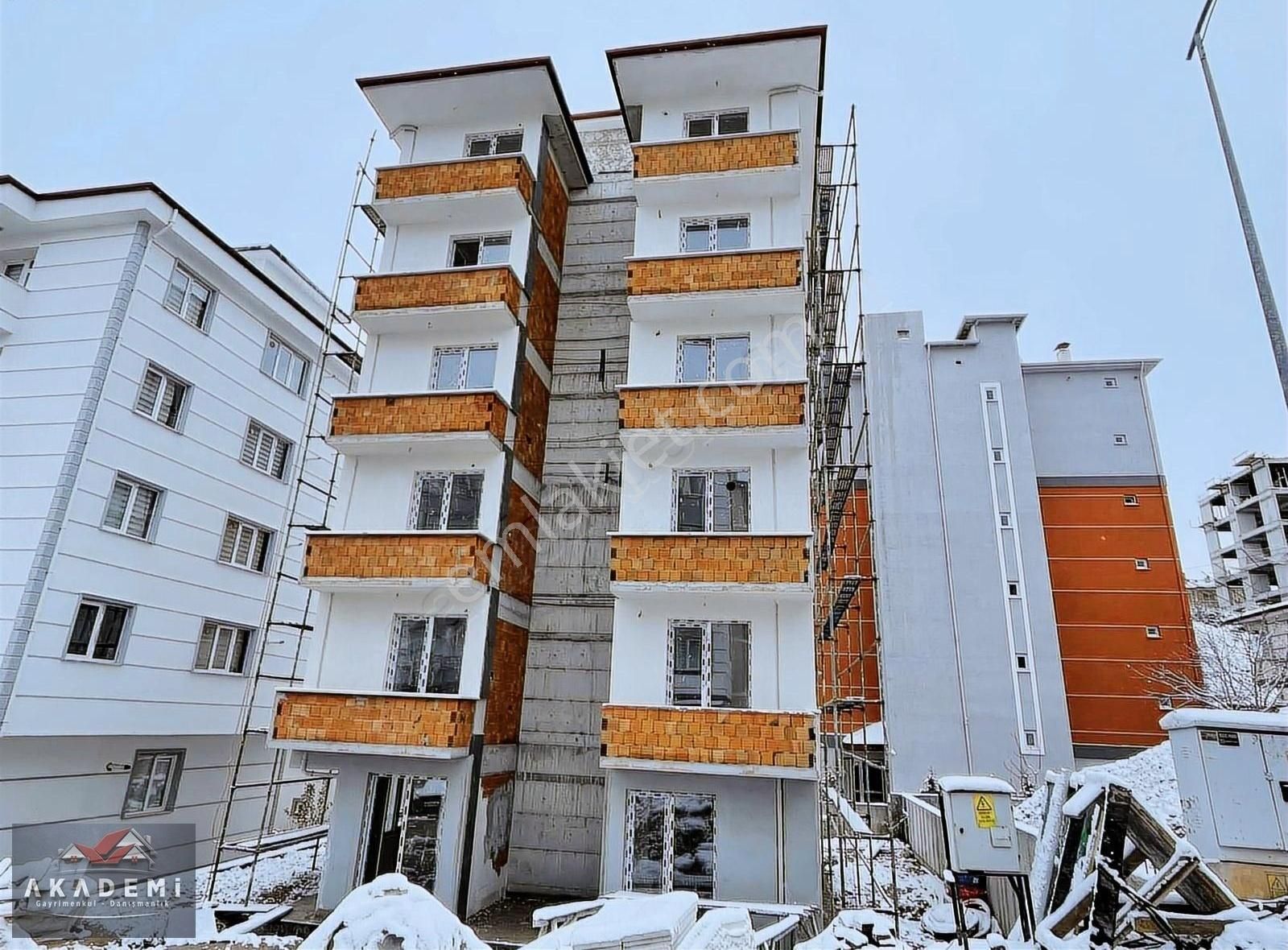 Kastamonu Merkez Kuzeykent Satılık Daire Akademi Gayrimenkul'den Kuzeykent Zafer Gıda Arkası Satılık 1+1