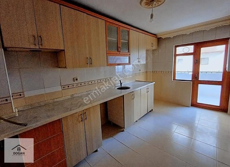 Sincan Malazgirt Kiralık Daire Sincan Malazgirt'te 12. Cadde Yapılı Geniş Kiralık 3+1 Daire