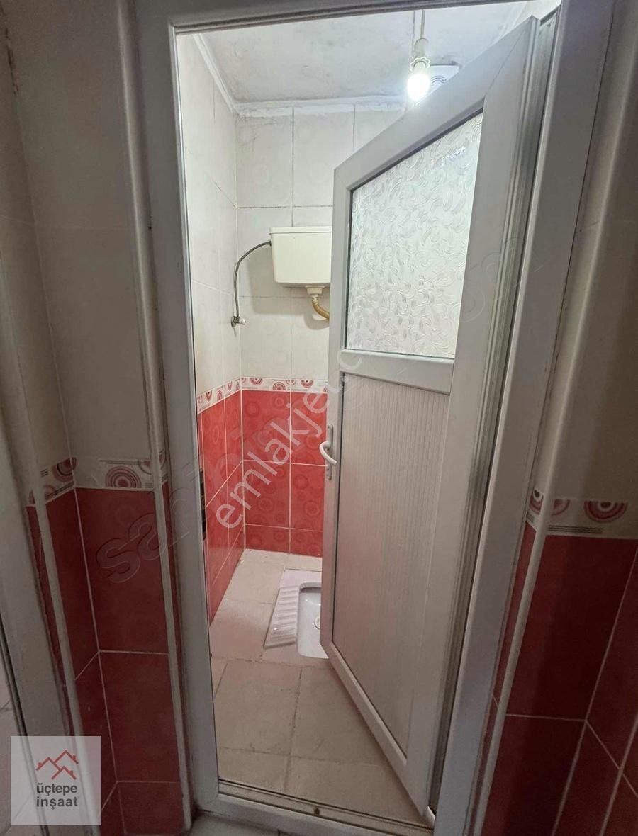 Esenyurt Osmangazi Kiralık Daire Osmangazi Mah'da 3+1 Ara Kat 130 M² Çift Balkonlu-boyalı