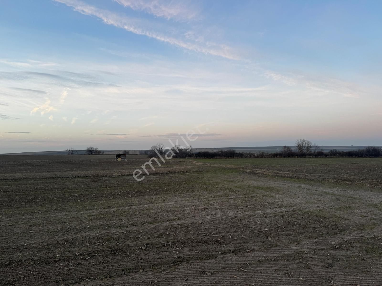 Ergene Vakıflar Satılık Tarla Tekirdağ Ergene Vakıflar'da 1671 M2 Tek Tapu Tarla