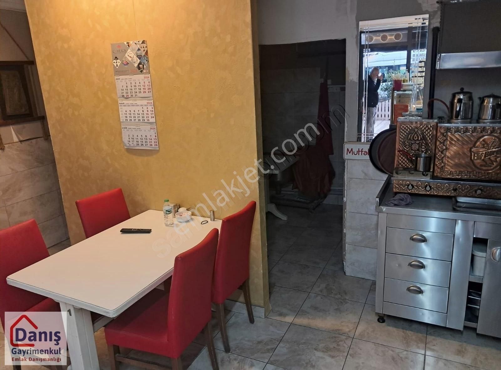 Bulgurlu Metroya 10 Dk. Mesafede Sitealtı Devren Kiralık Börekçi - Görsel 7