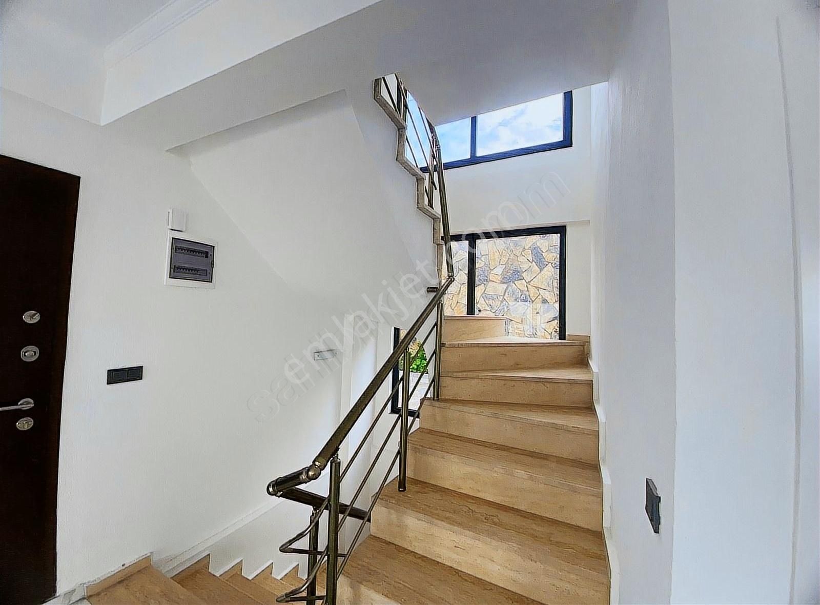 Deniz Manzaralı, Özel Havuzlu, Sıfır Tripleks Villa - Görsel 6