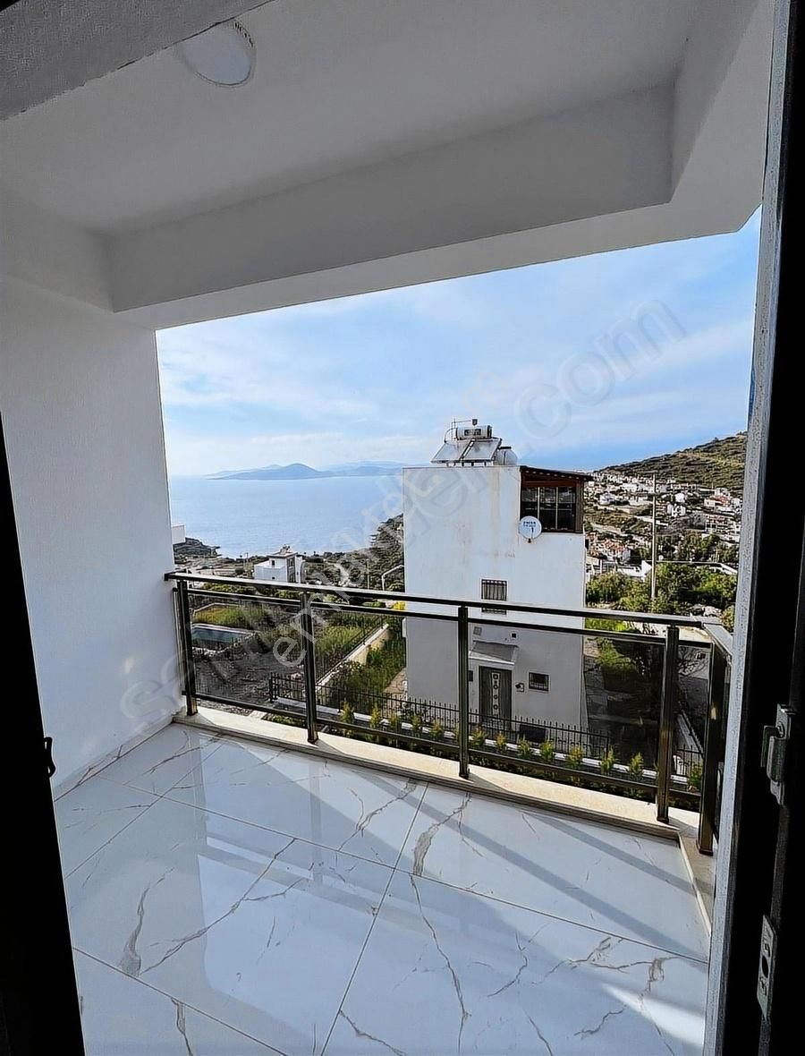 Deniz Manzaralı, Özel Havuzlu, Sıfır Tripleks Villa - Görsel 15