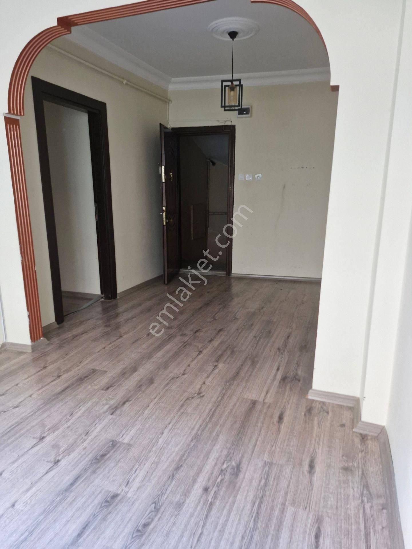 Fatih Silivrikapı Kiralık Daire Akşenden Fatih Kocamustafapaşa Çevre Tiyatrosu Mevkinde 2+1 Kiralık 1.kat Daire